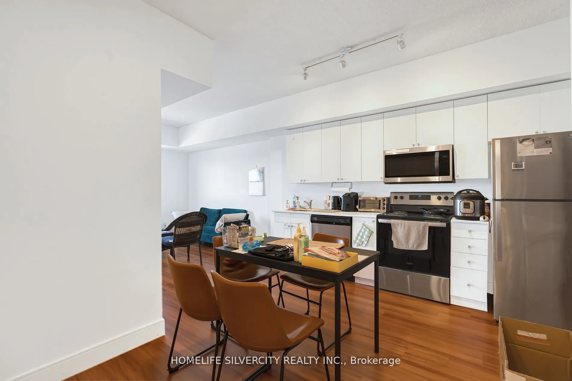 1 Wellington Street #615