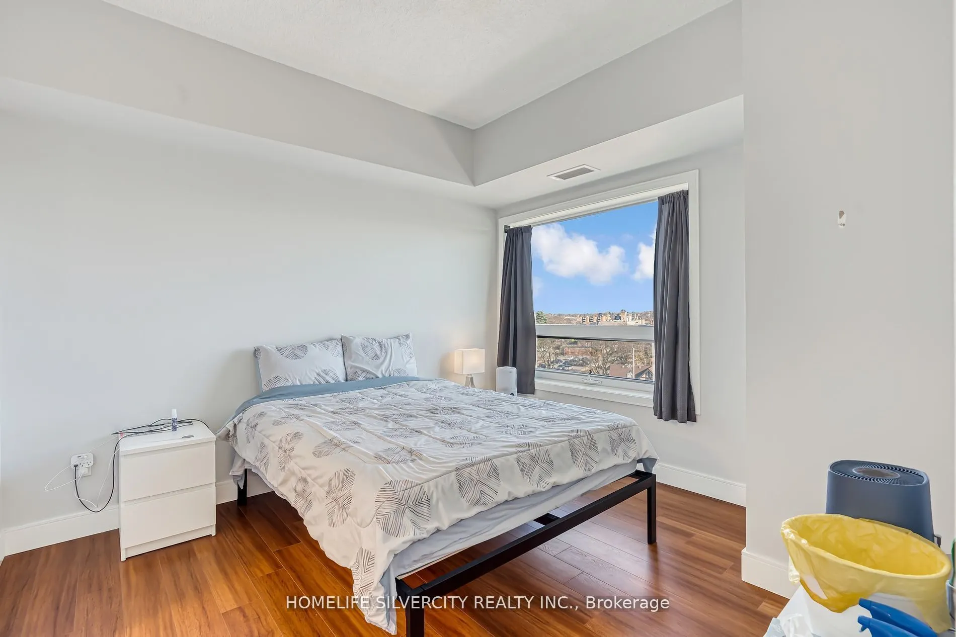 1 Wellington Street #615