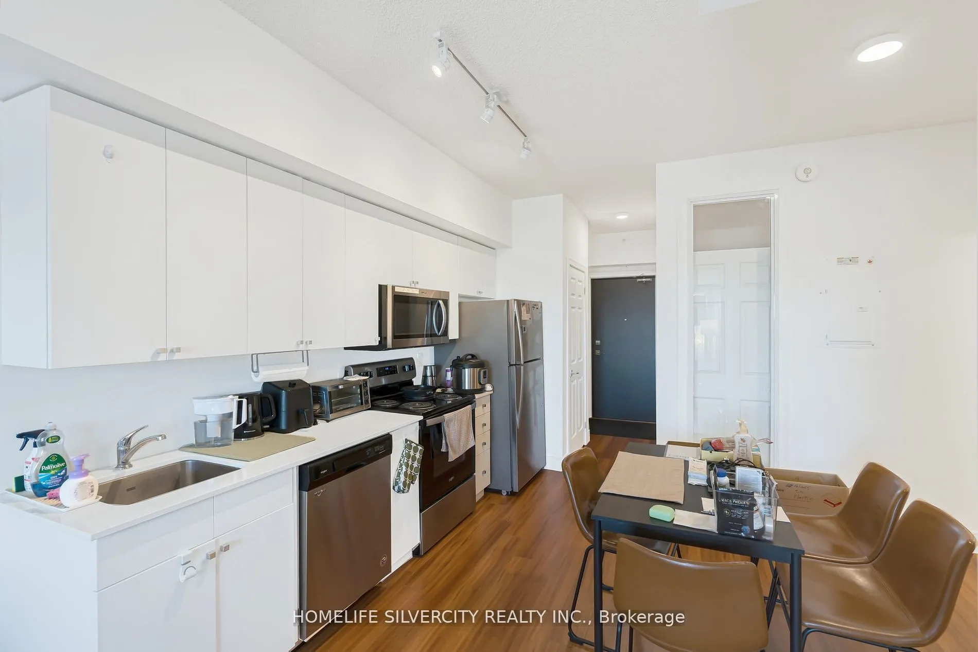 1 Wellington Street #615