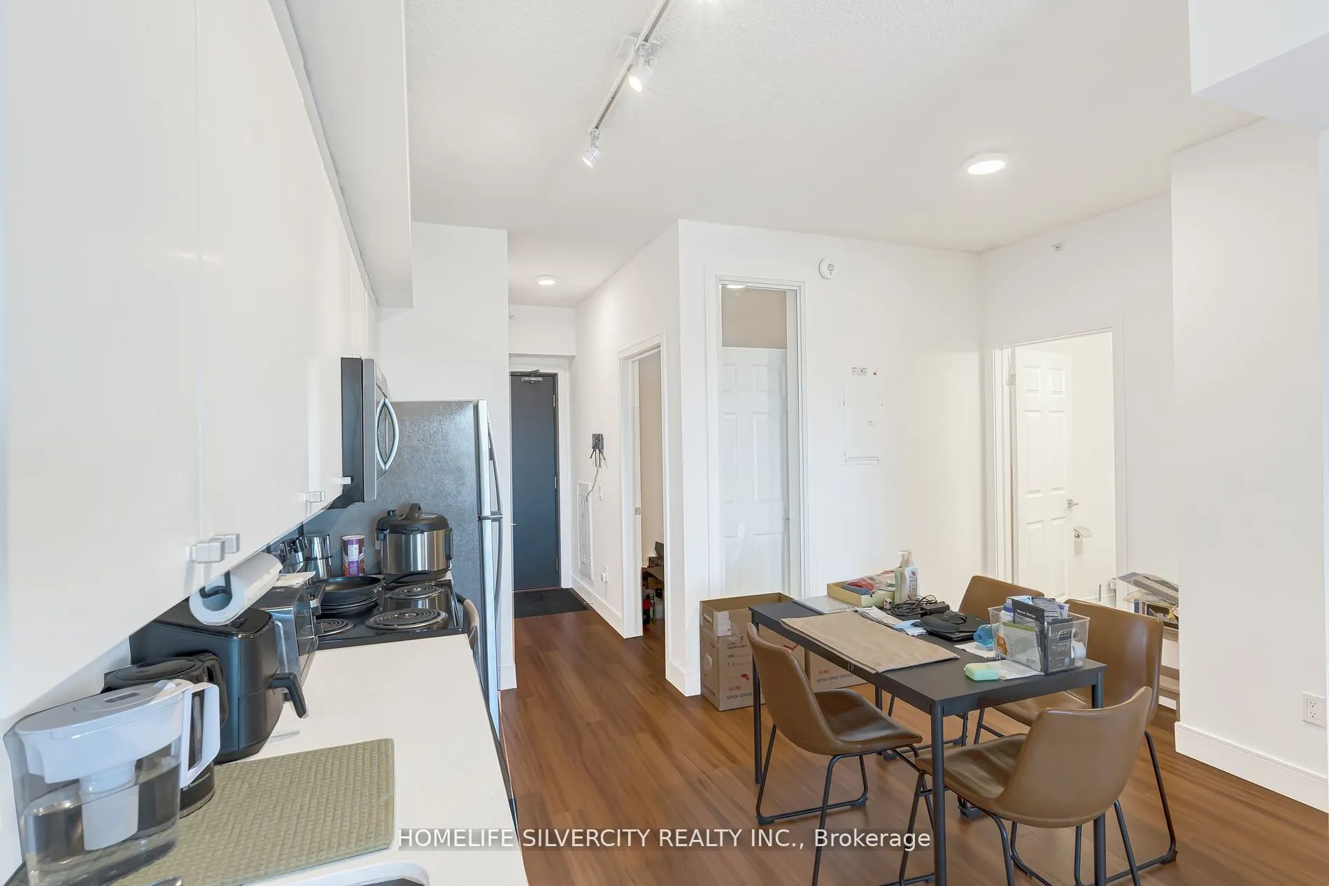 1 Wellington Street #615