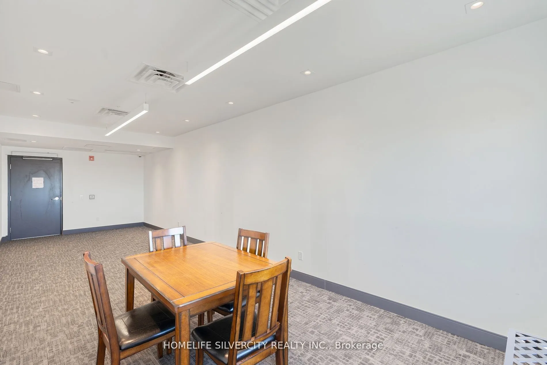 1 Wellington Street #615