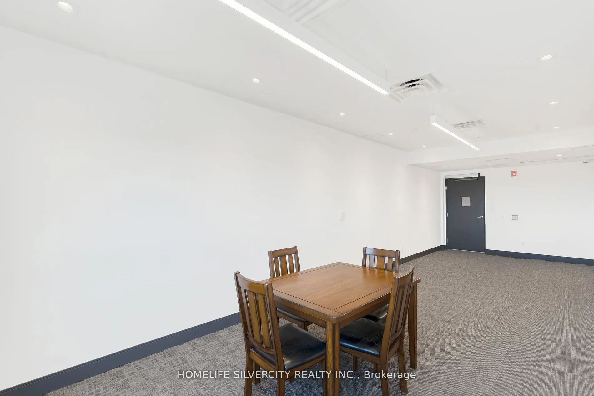 1 Wellington Street #615
