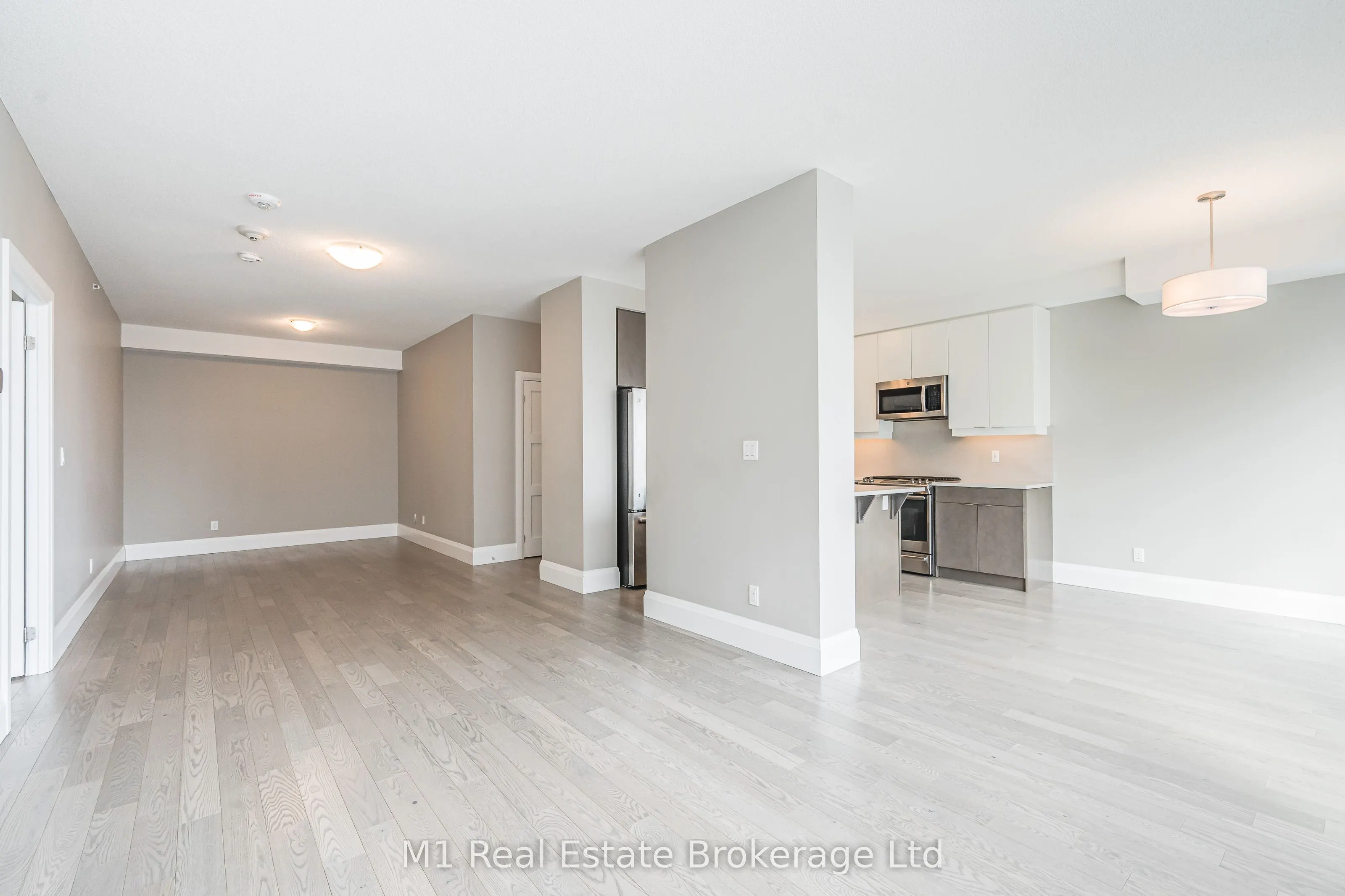 63 Arthur Street S, #801