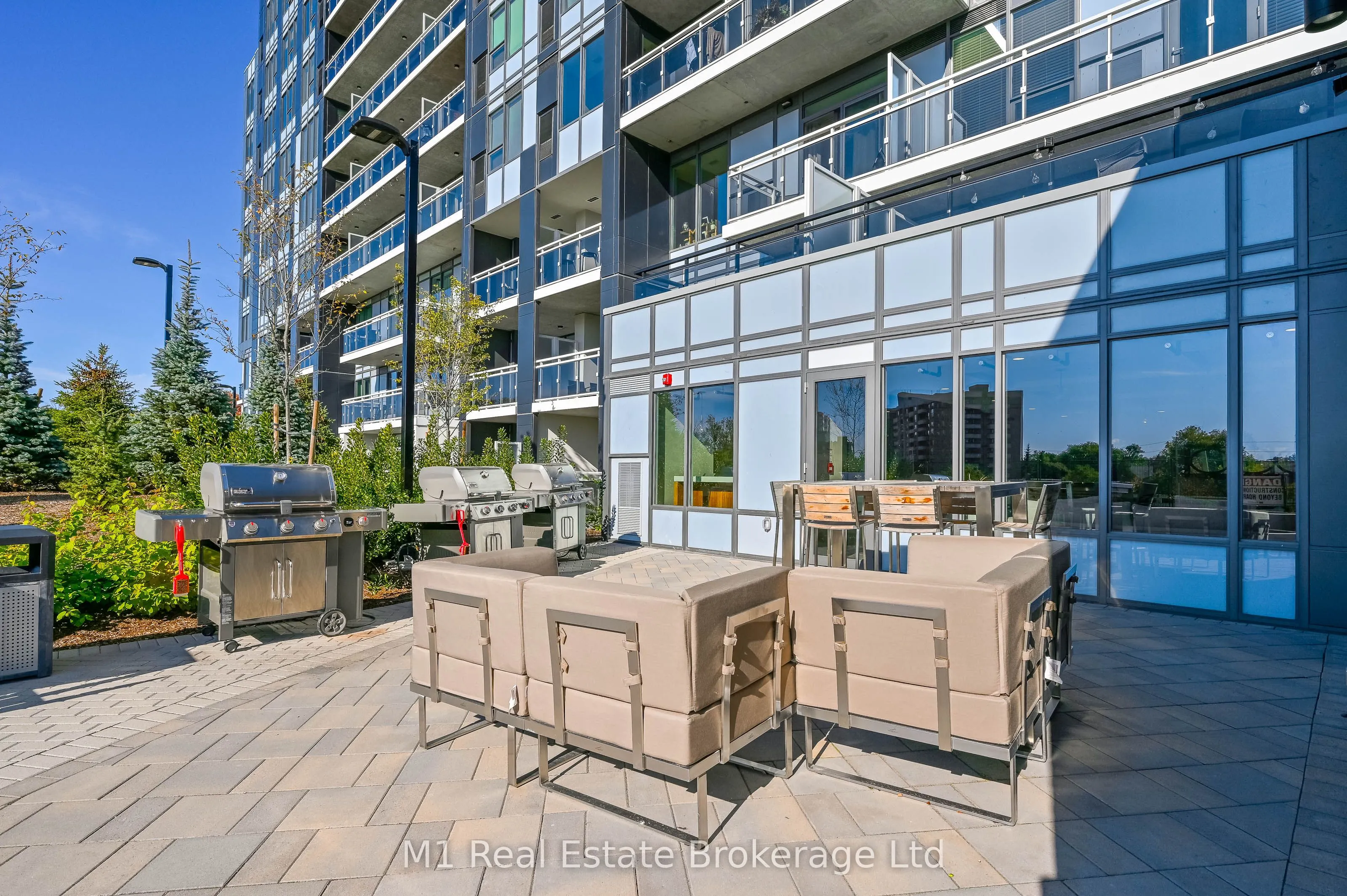 63 Arthur Street S, #801
