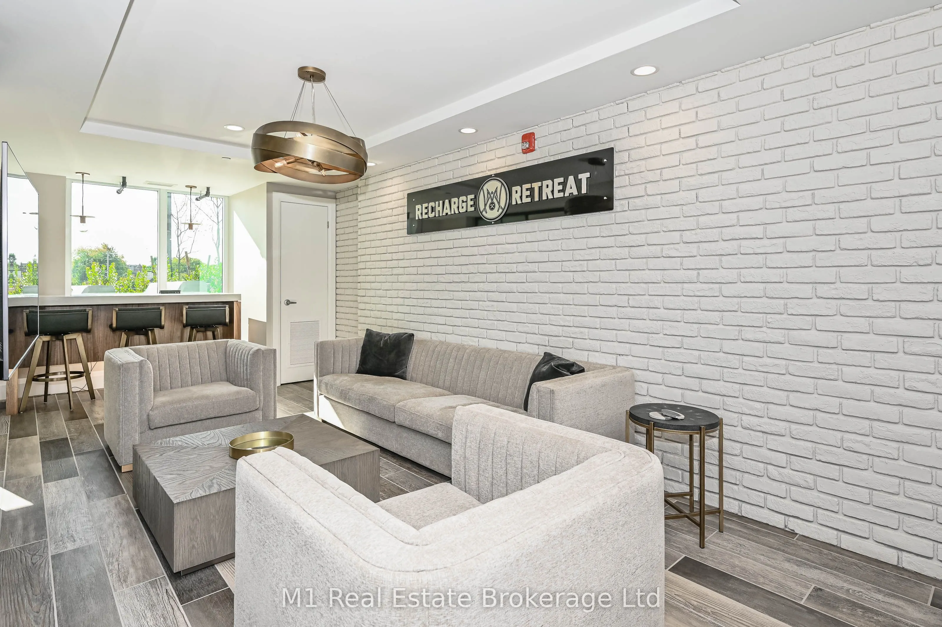 63 Arthur Street S, #801