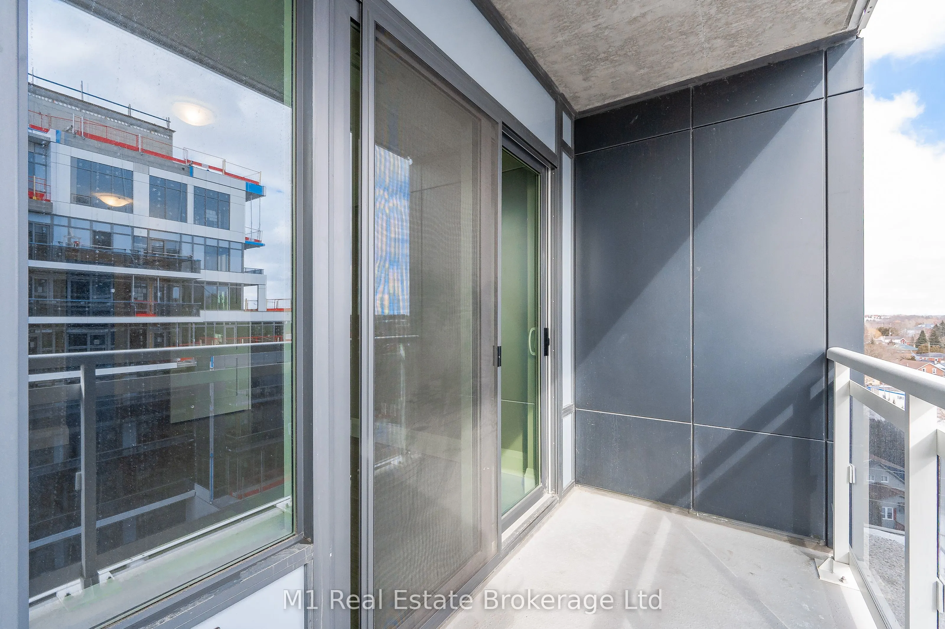 63 Arthur Street S, #801