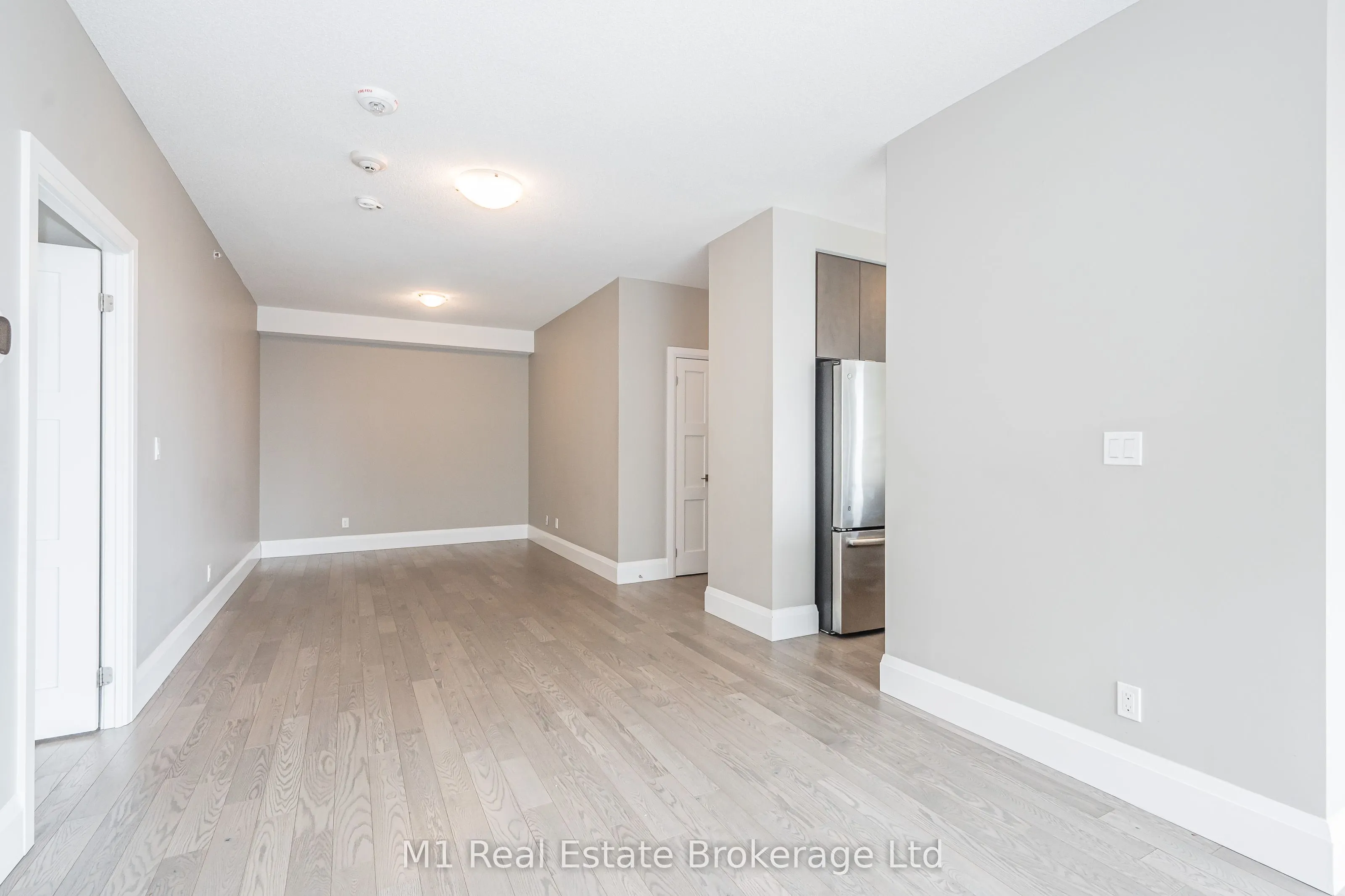 63 Arthur Street S, #801