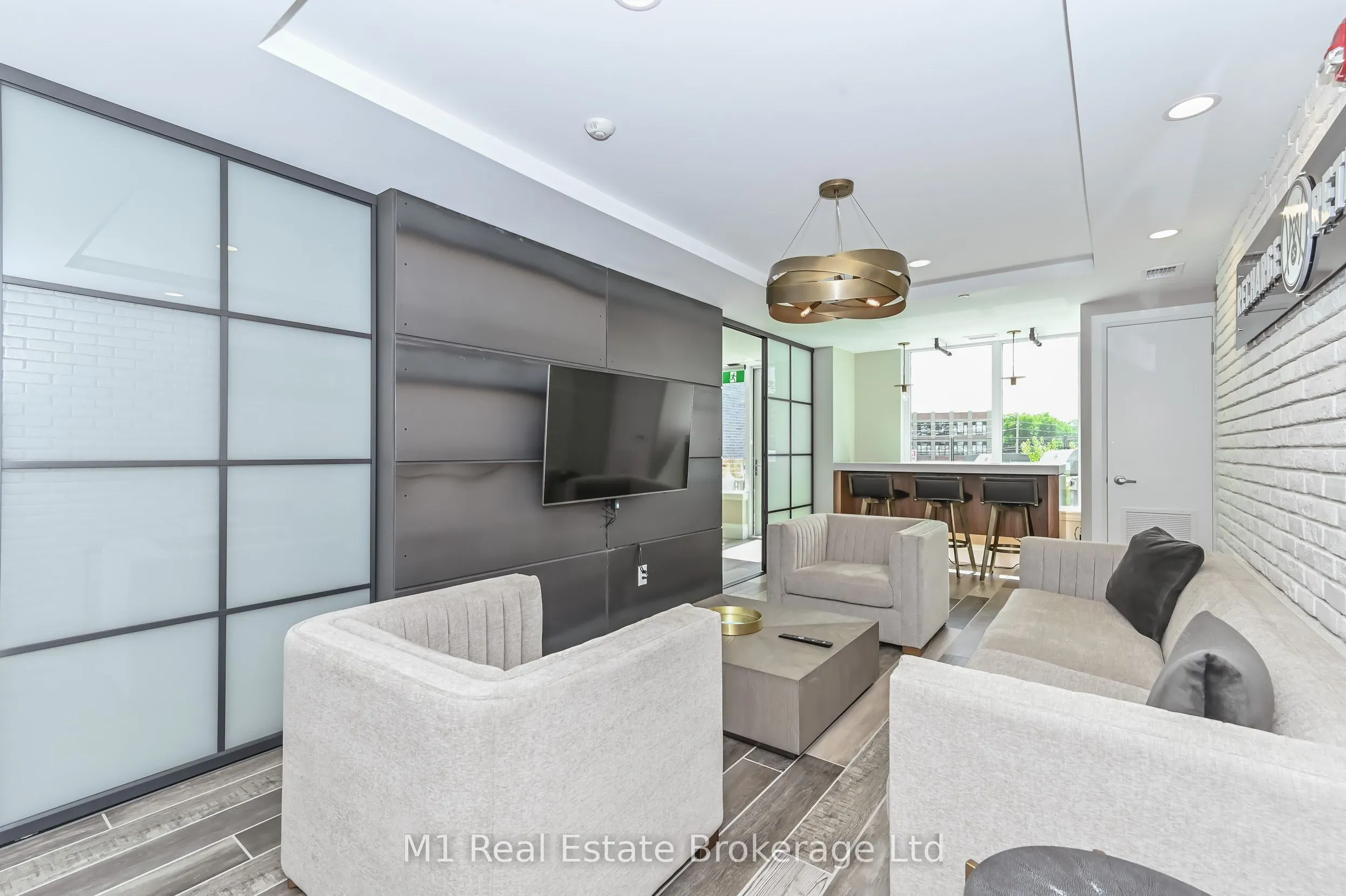 63 Arthur Street S, #801