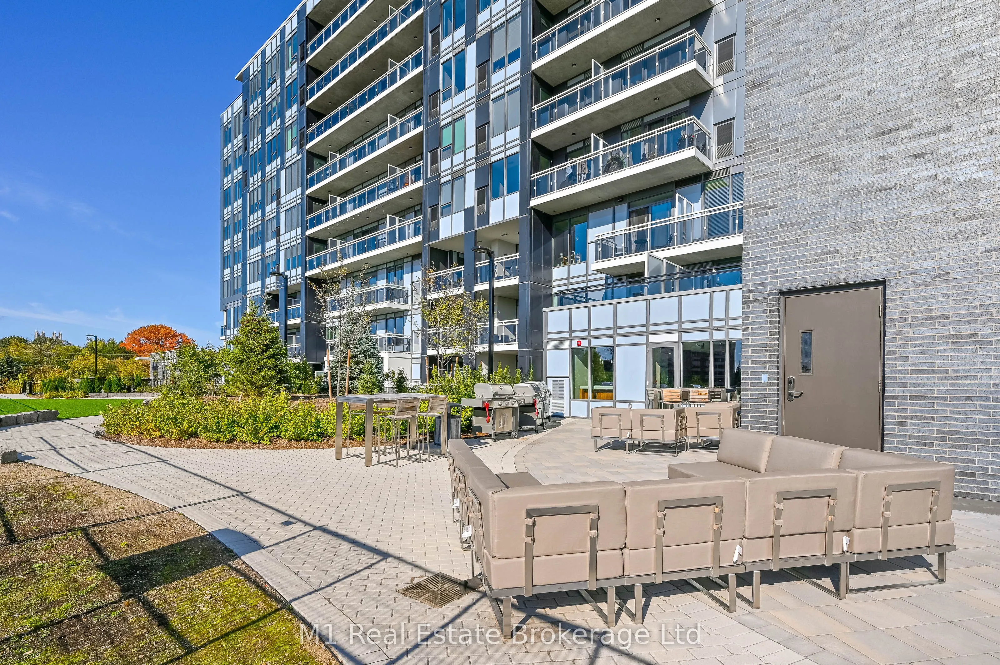 63 Arthur Street S, #801