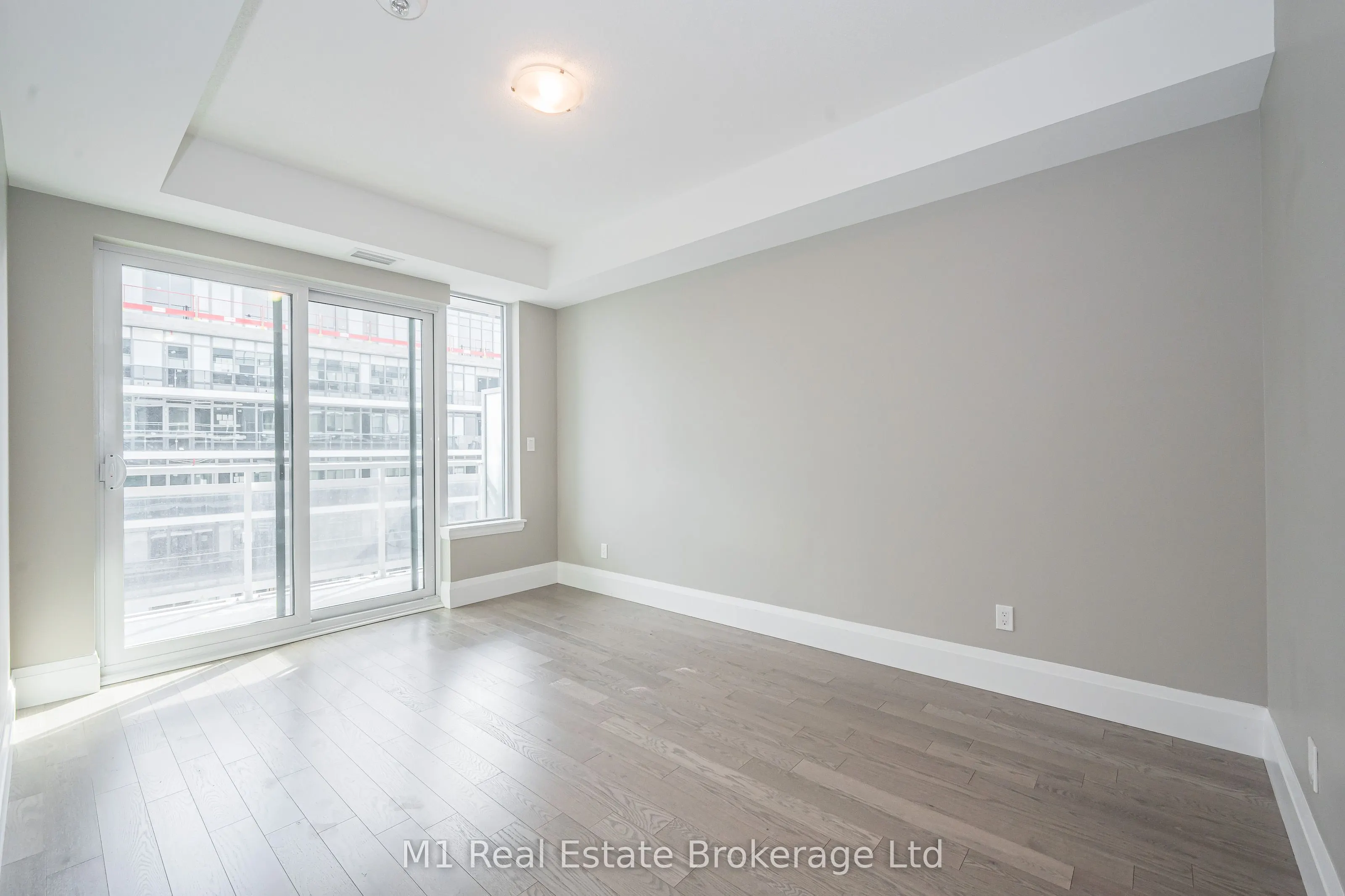 63 Arthur Street S, #801