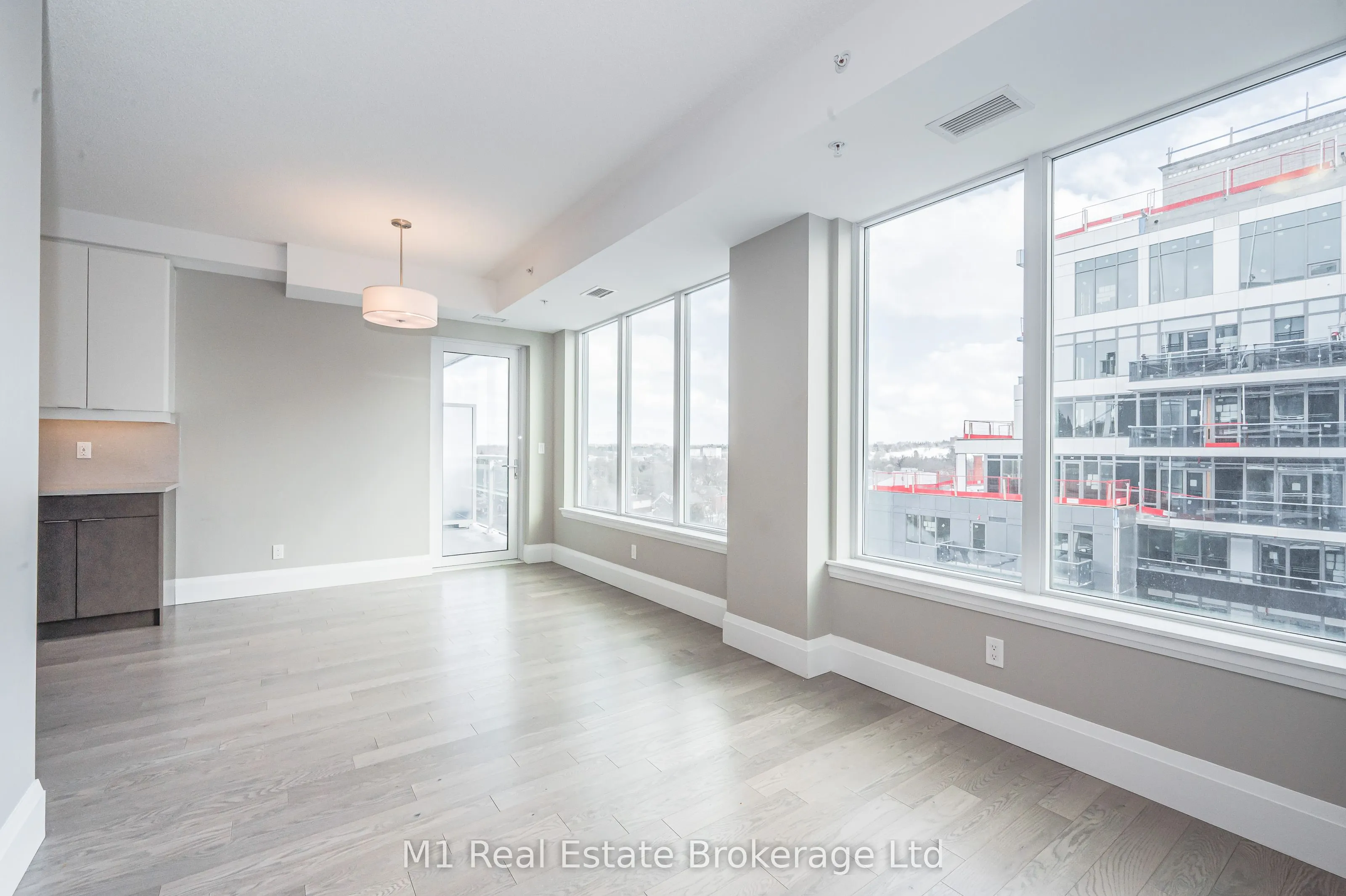 63 Arthur Street S, #801