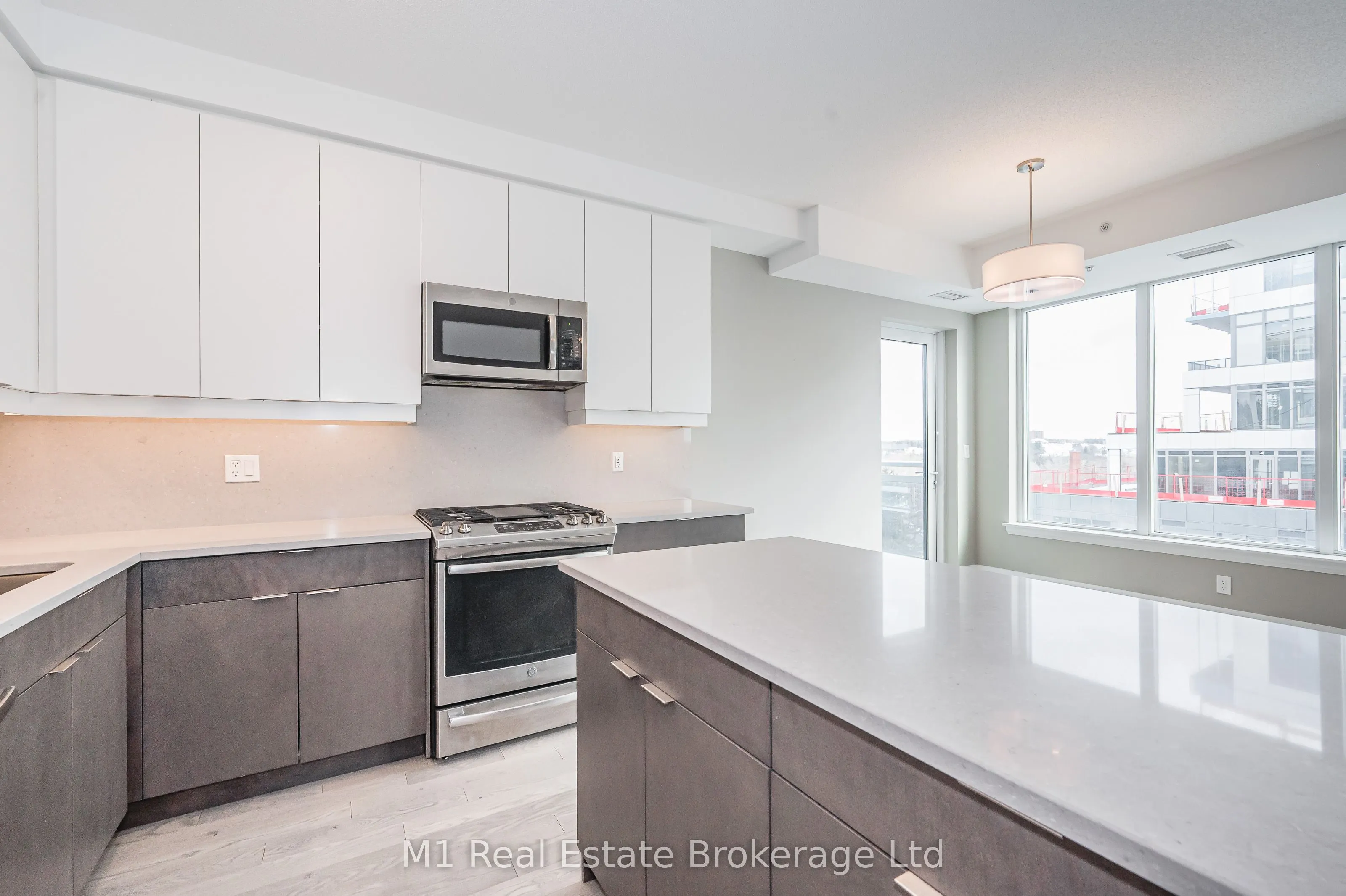 63 Arthur Street S, #801