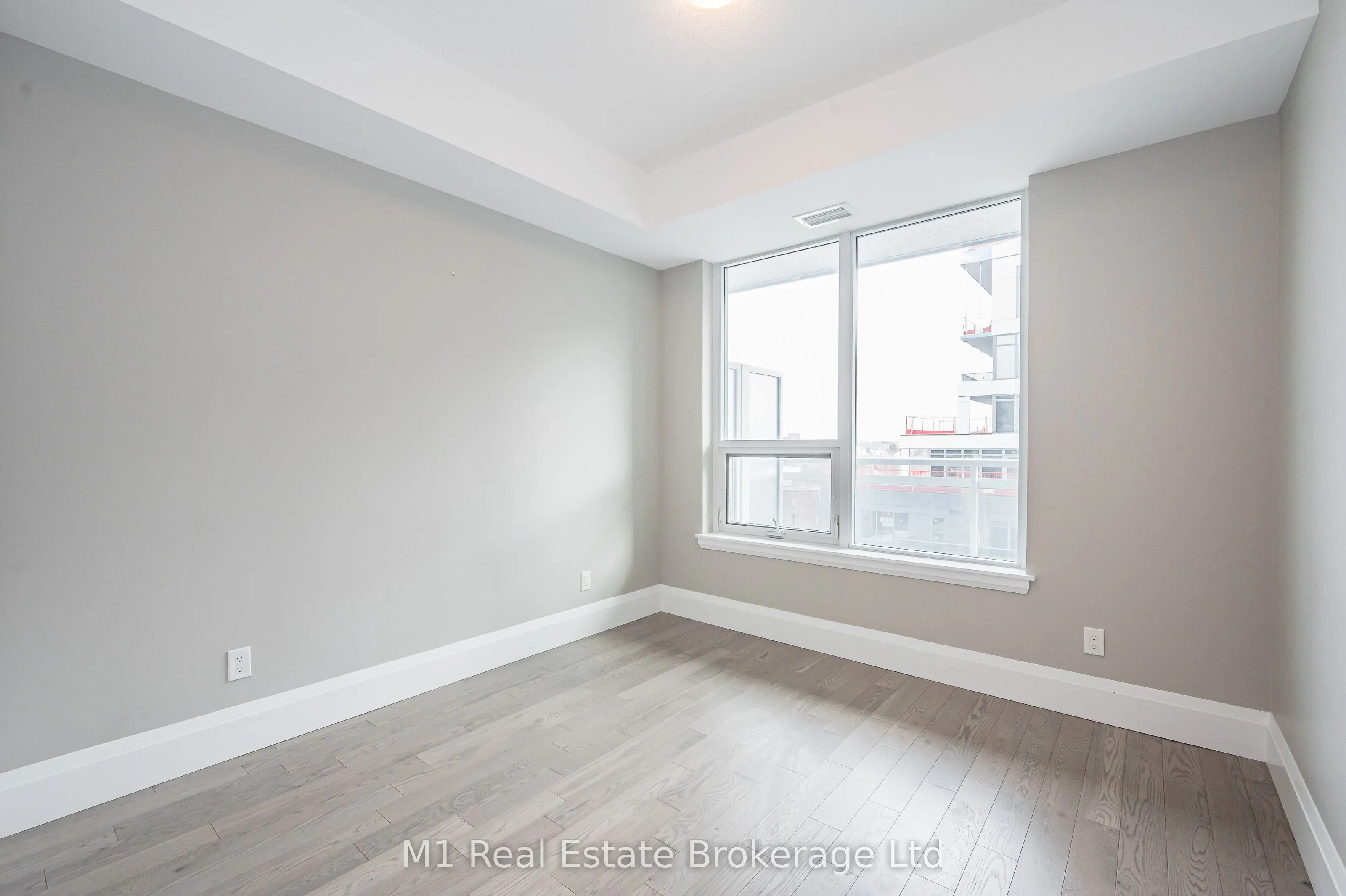 63 Arthur Street S, #801