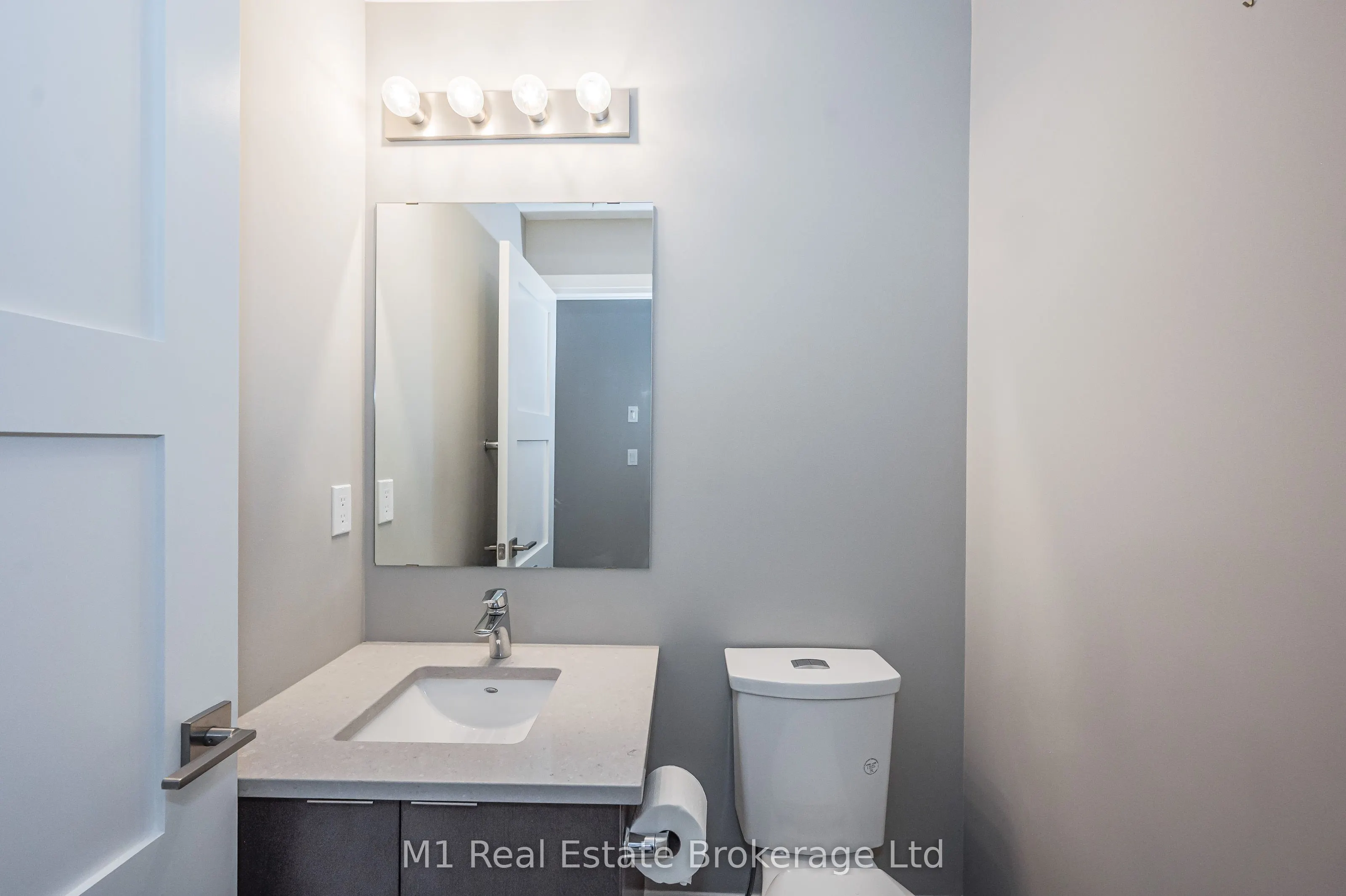 63 Arthur Street S, #801