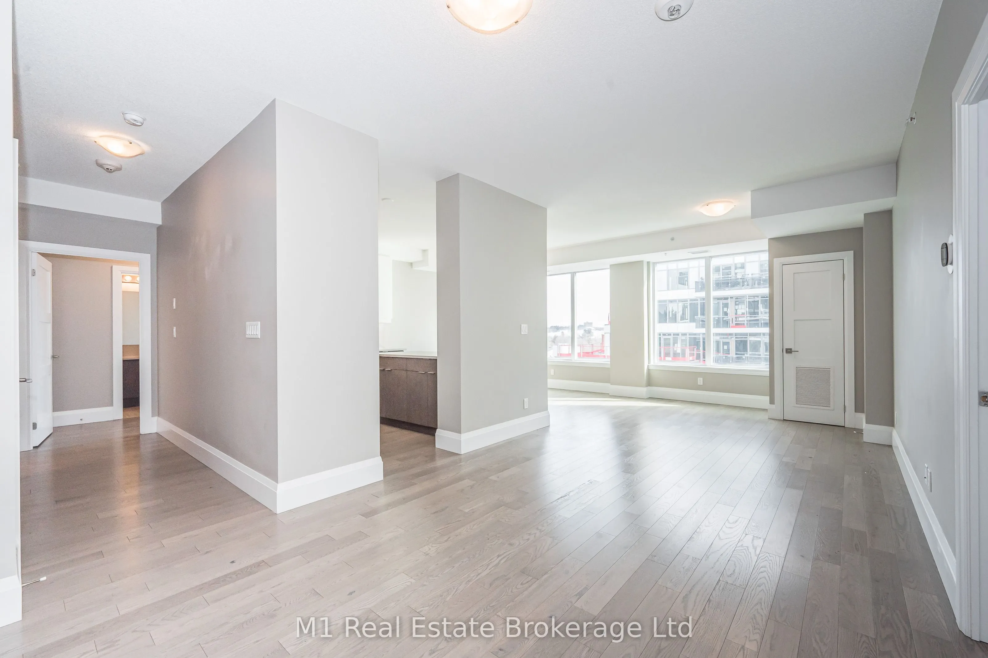 63 Arthur Street S, #801
