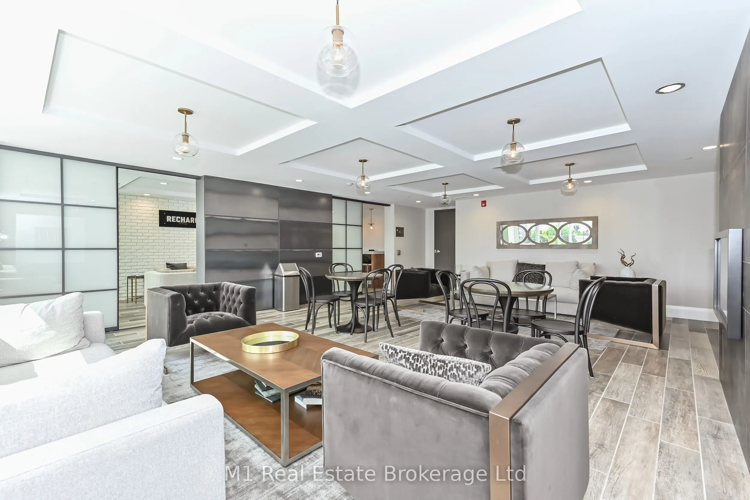 63 Arthur Street S, #801