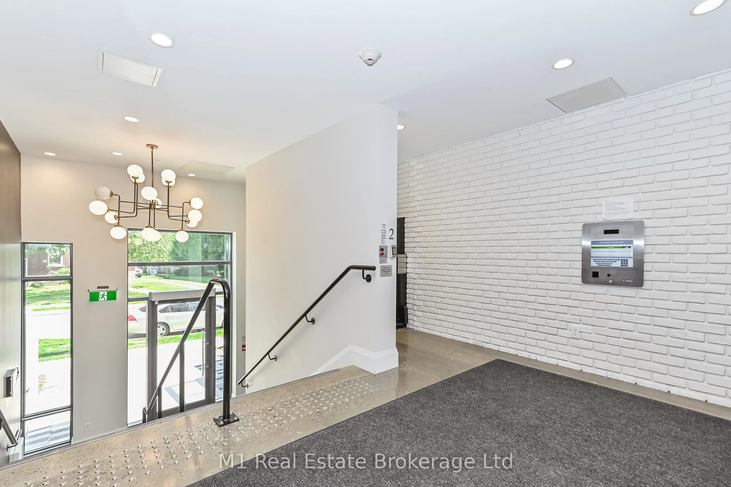63 Arthur Street S, #801