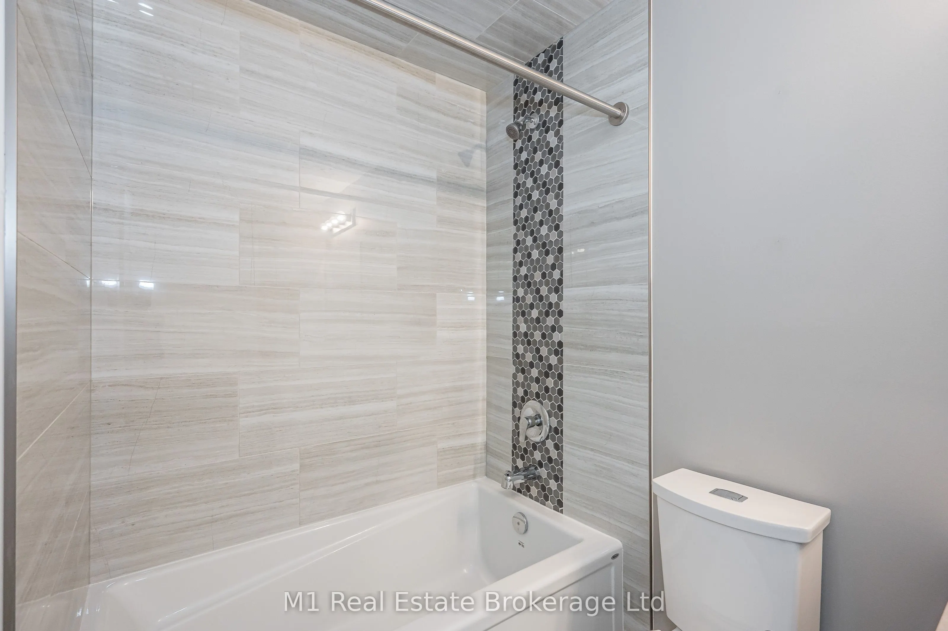 63 Arthur Street S, #801