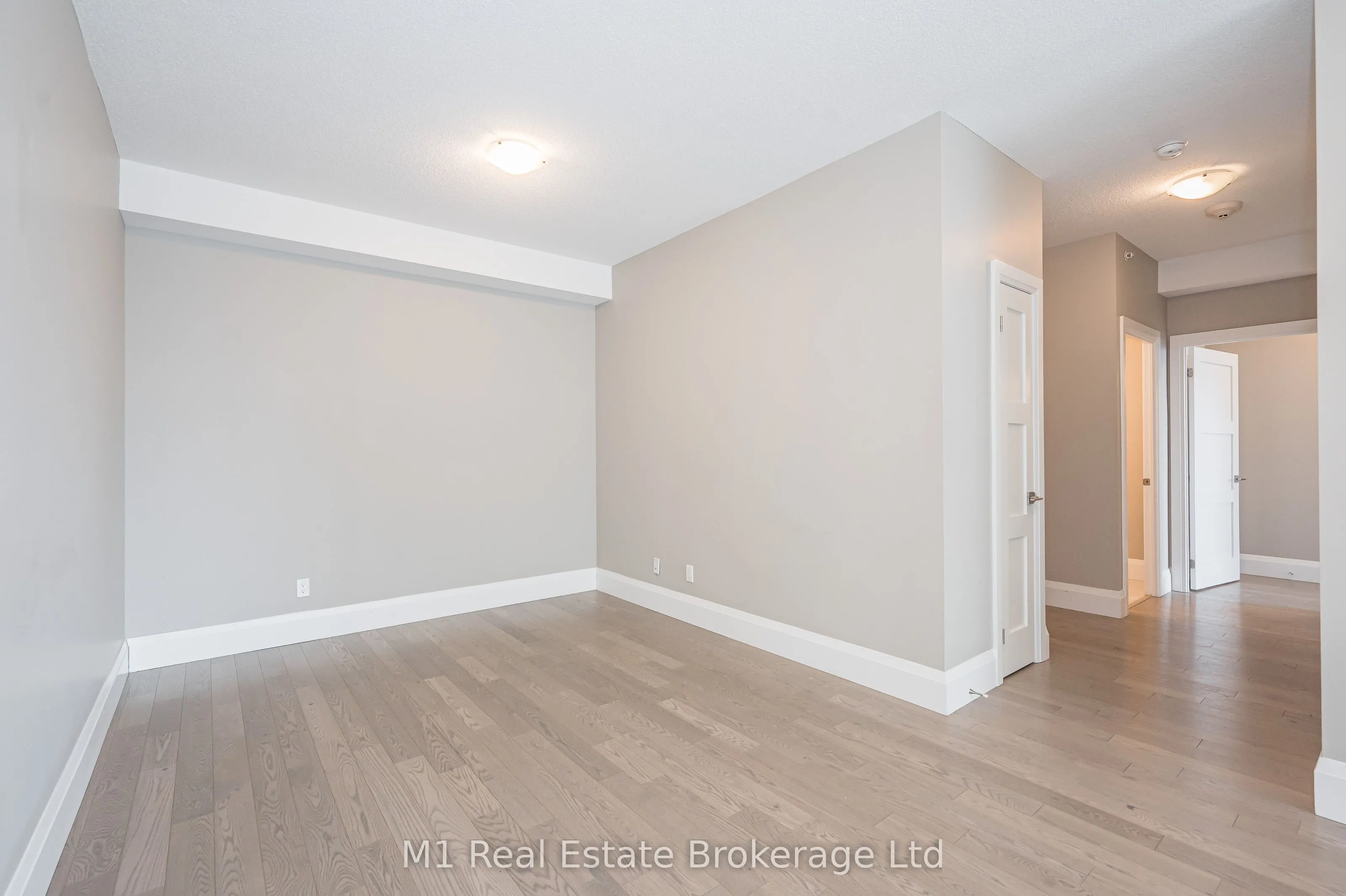 63 Arthur Street S, #801