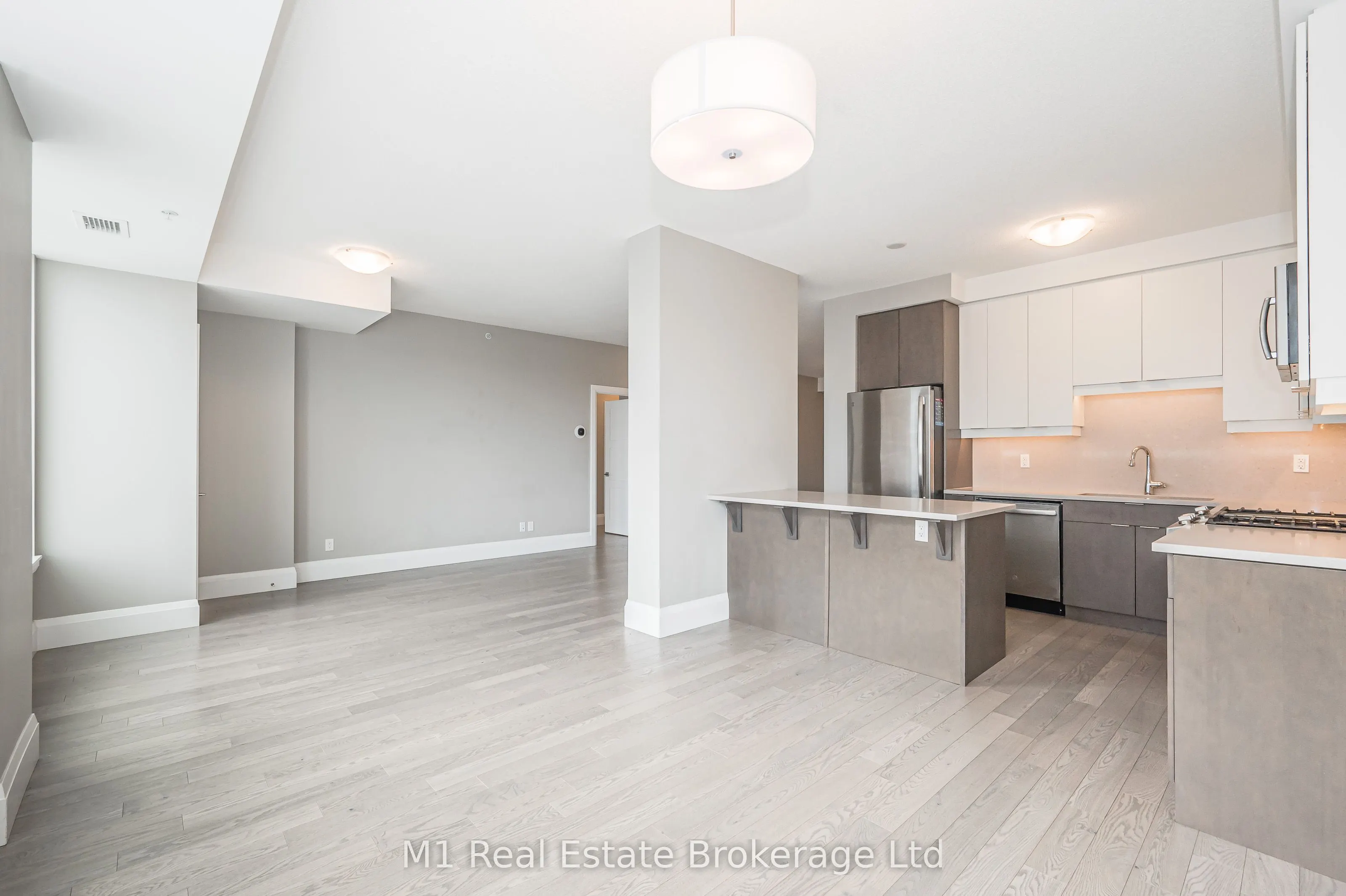 63 Arthur Street S, #801