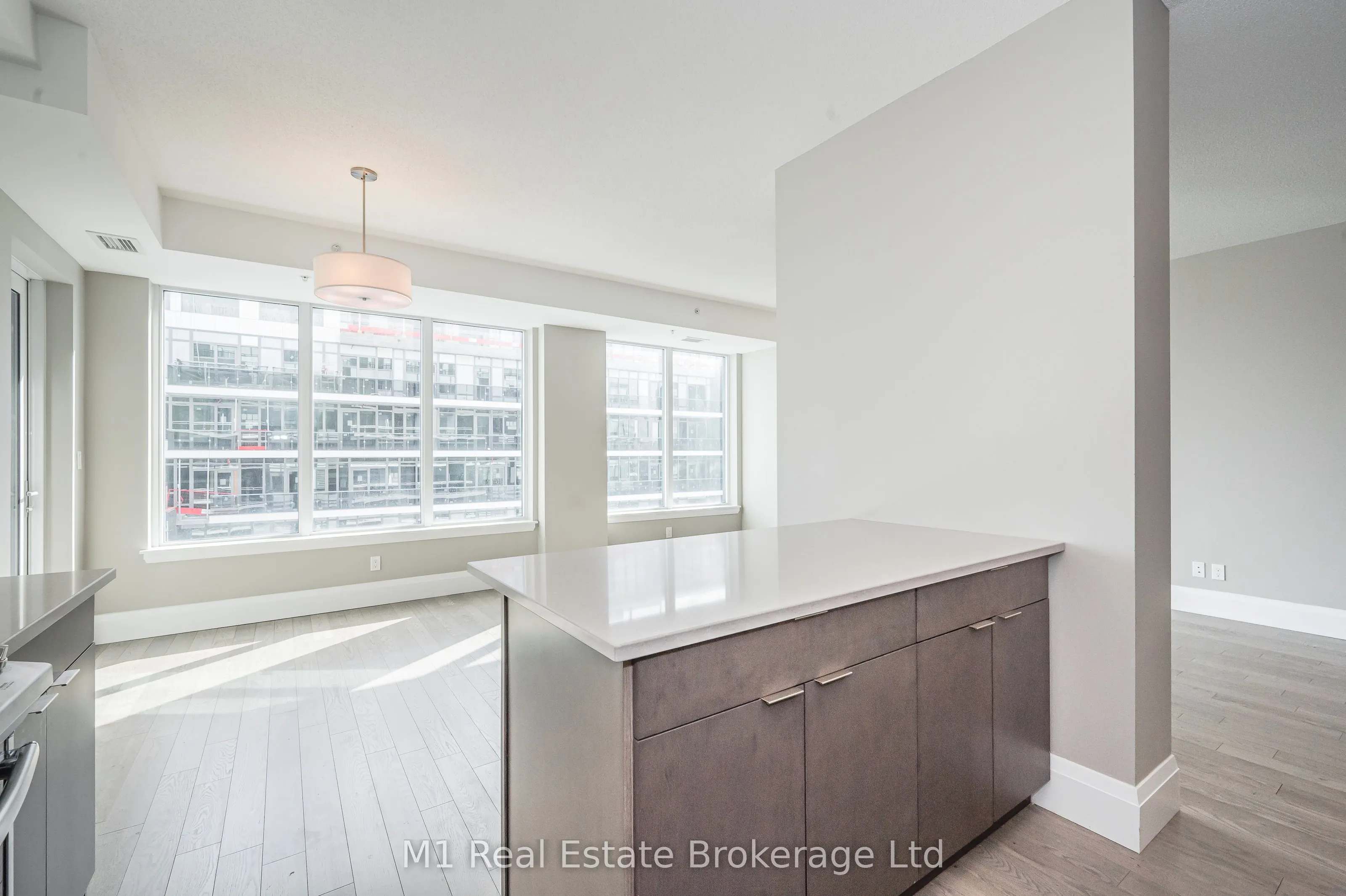 63 Arthur Street S, #801