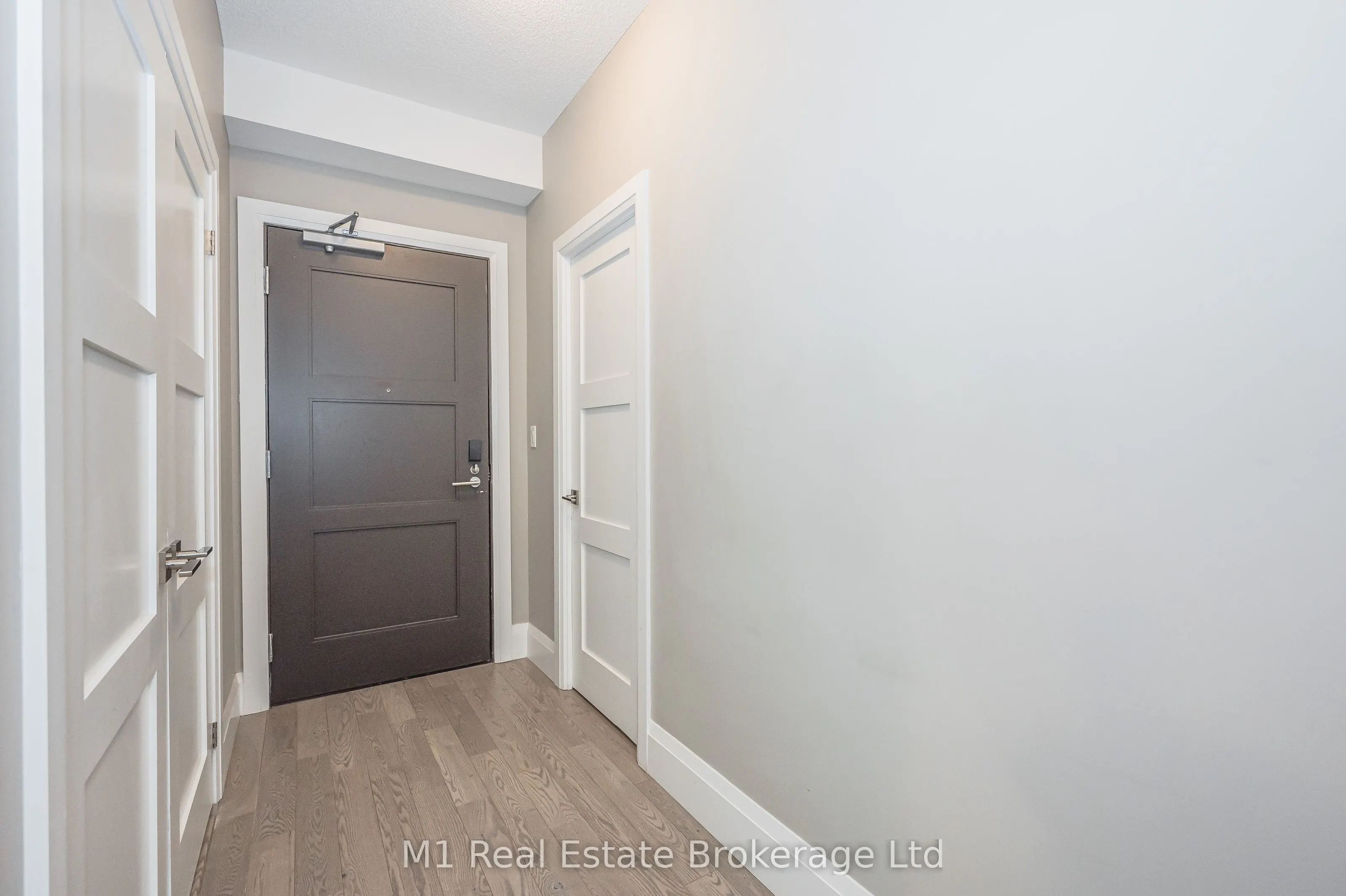63 Arthur Street S, #801