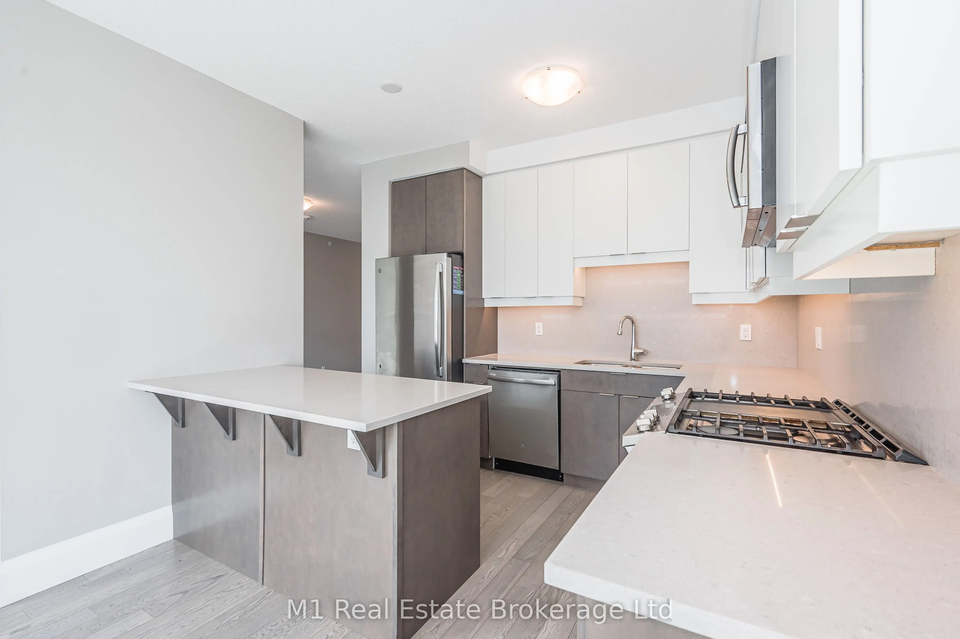 63 Arthur Street S, #801