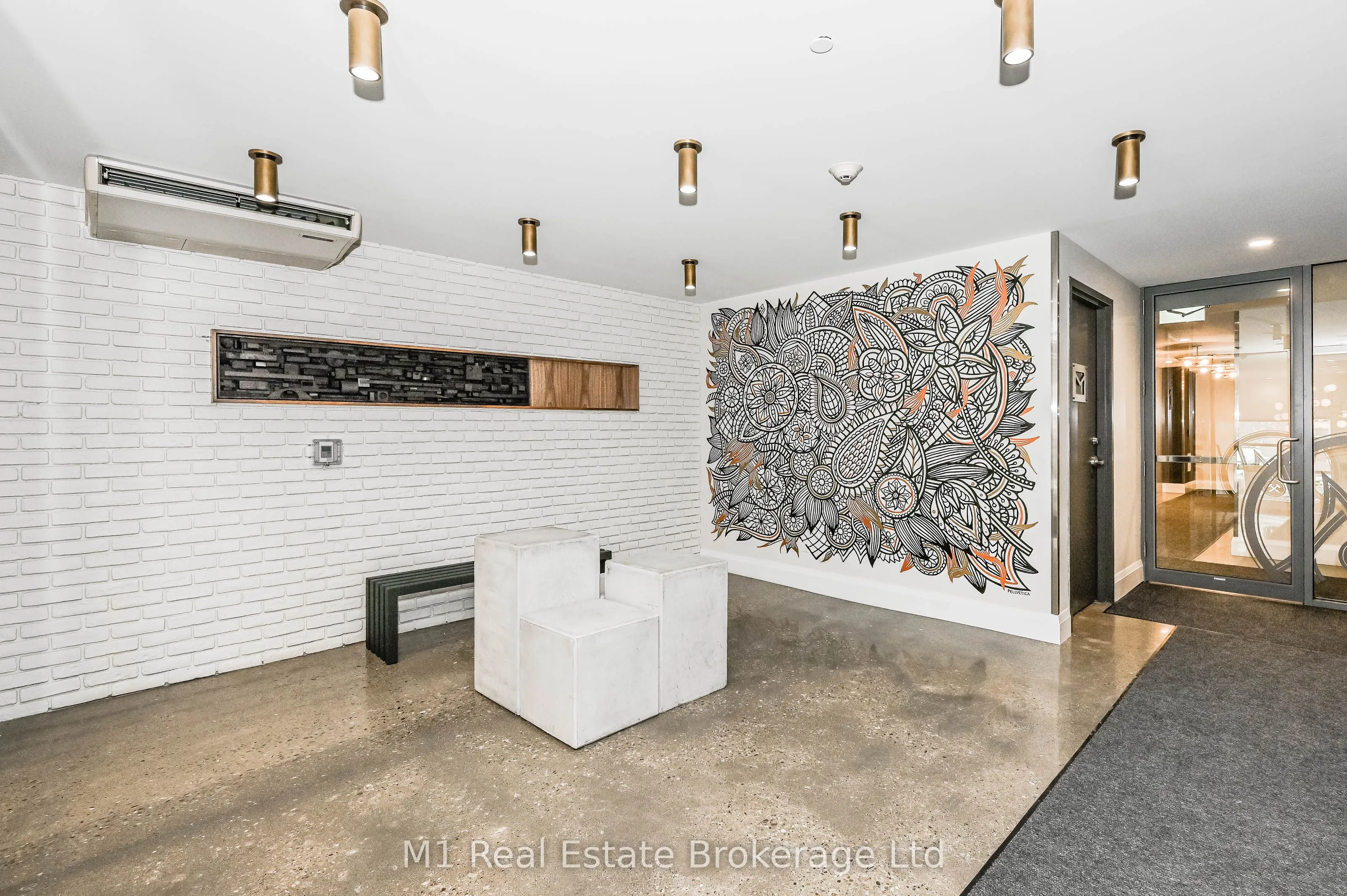 63 Arthur Street S, #801