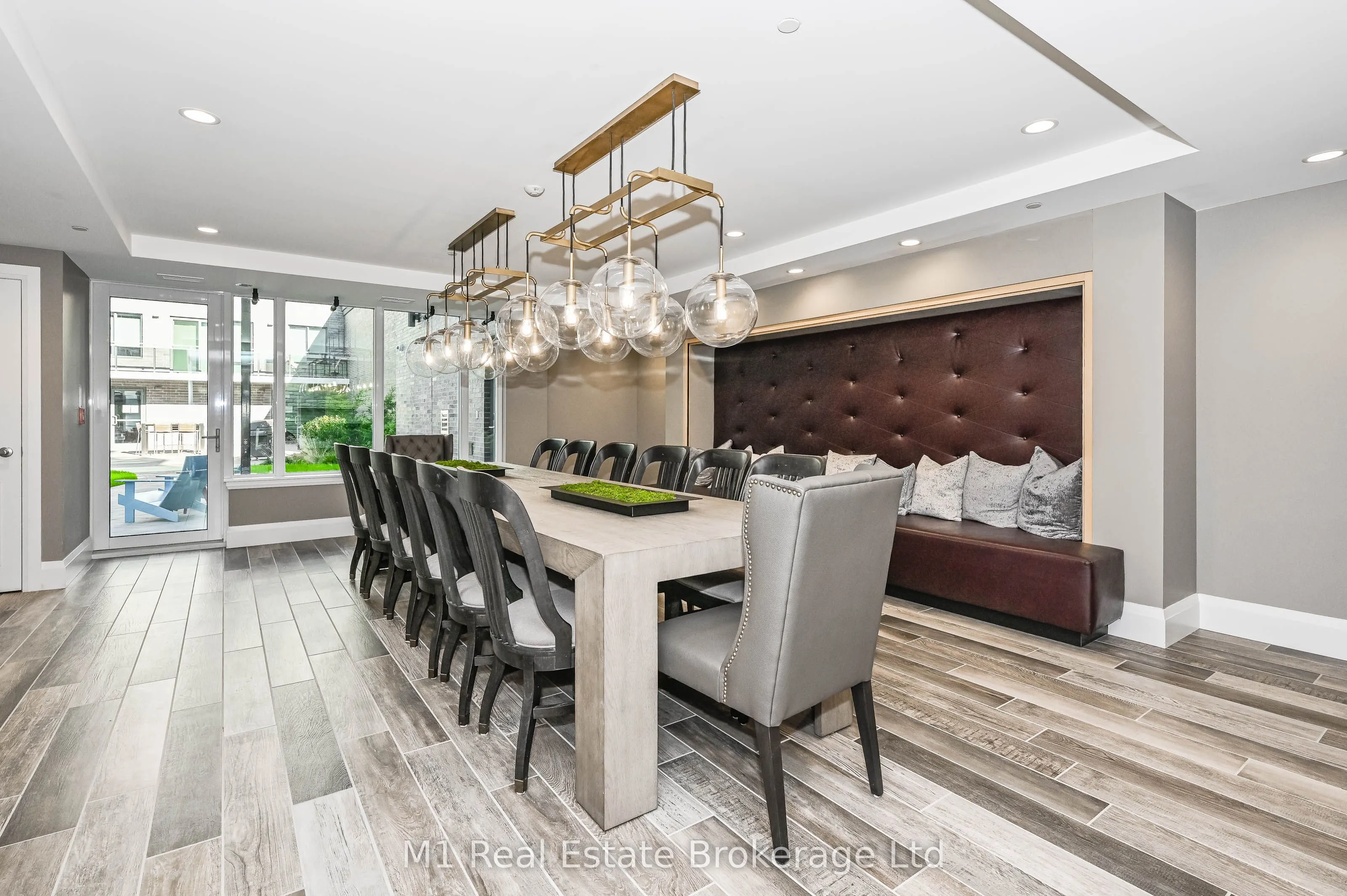 63 Arthur Street S, #801
