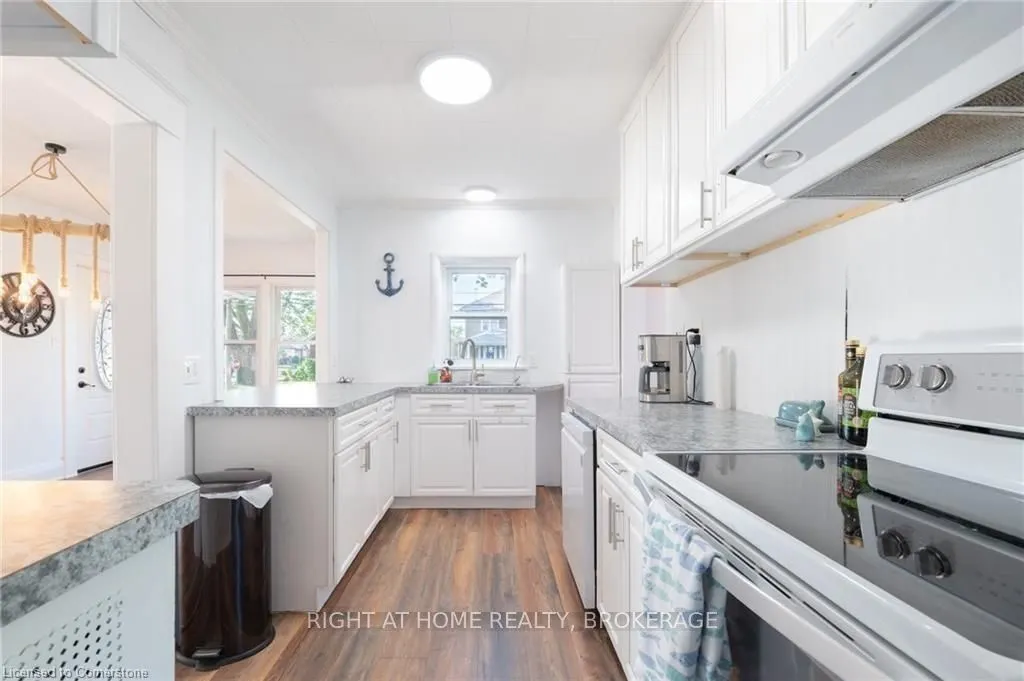 129 FOREST Avenue