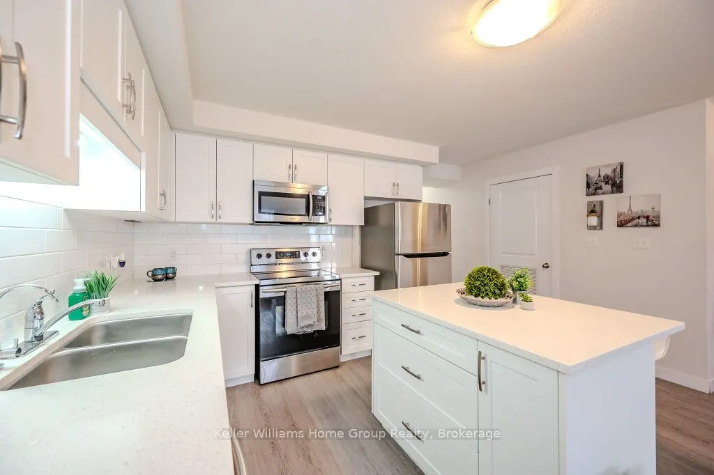 166 Rochefort Street, #E