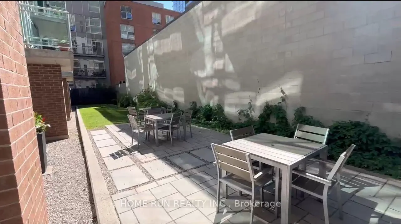 150 York Street, #2A