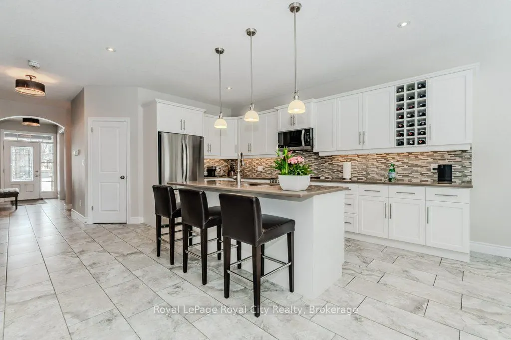 213 Tremaine Crescent