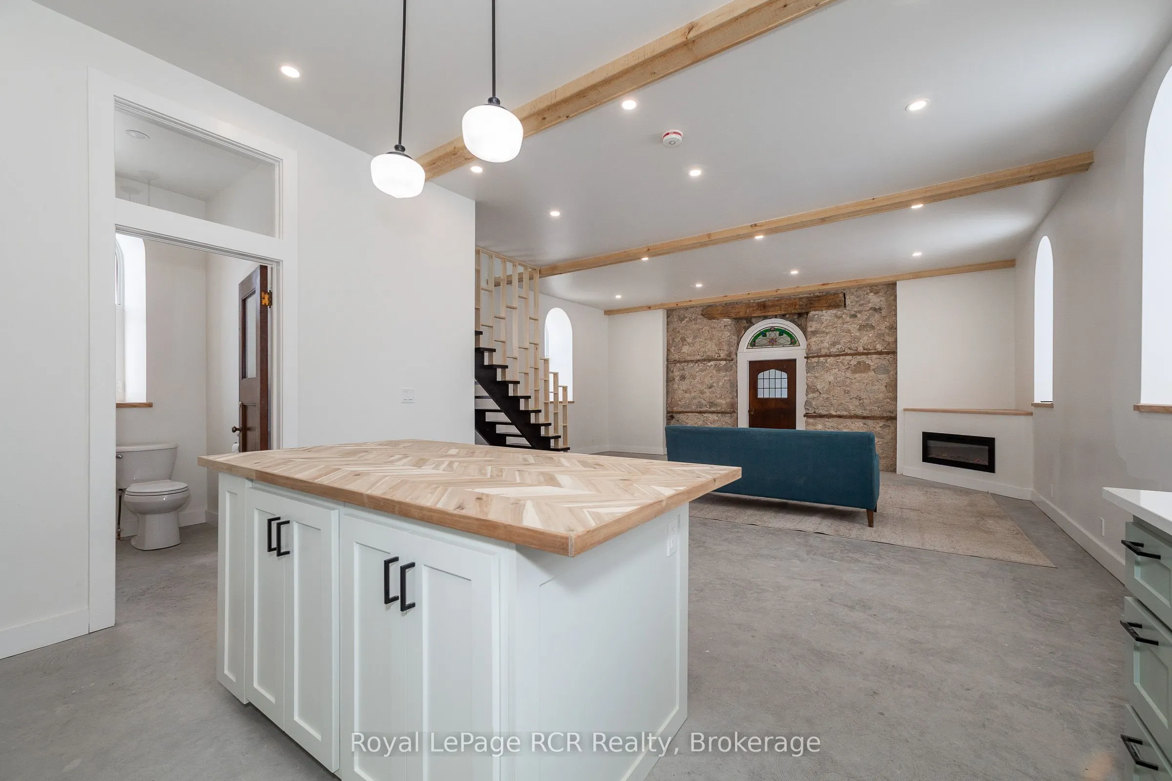 116190 Grey Road 3