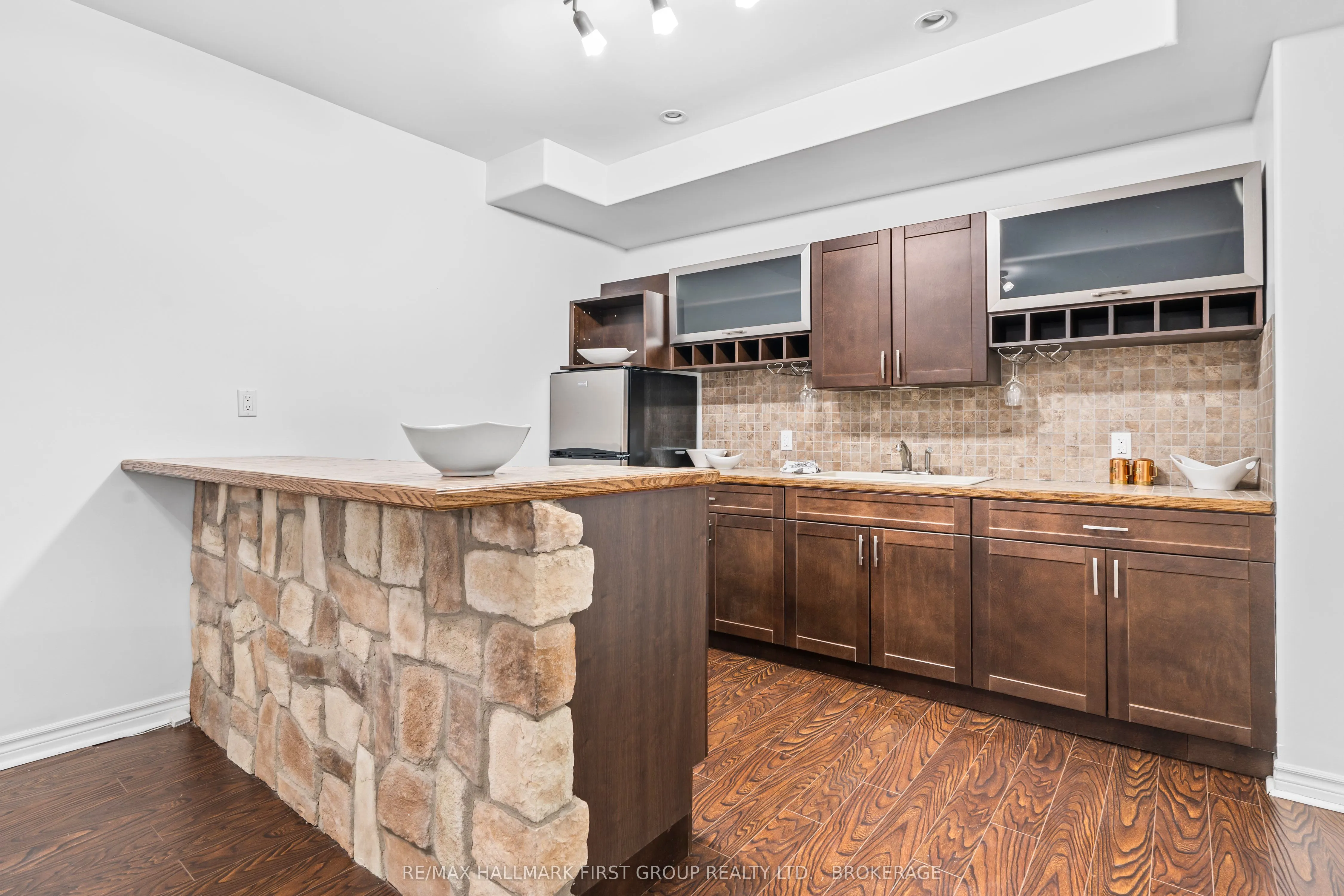 1461 ENGLISH Way