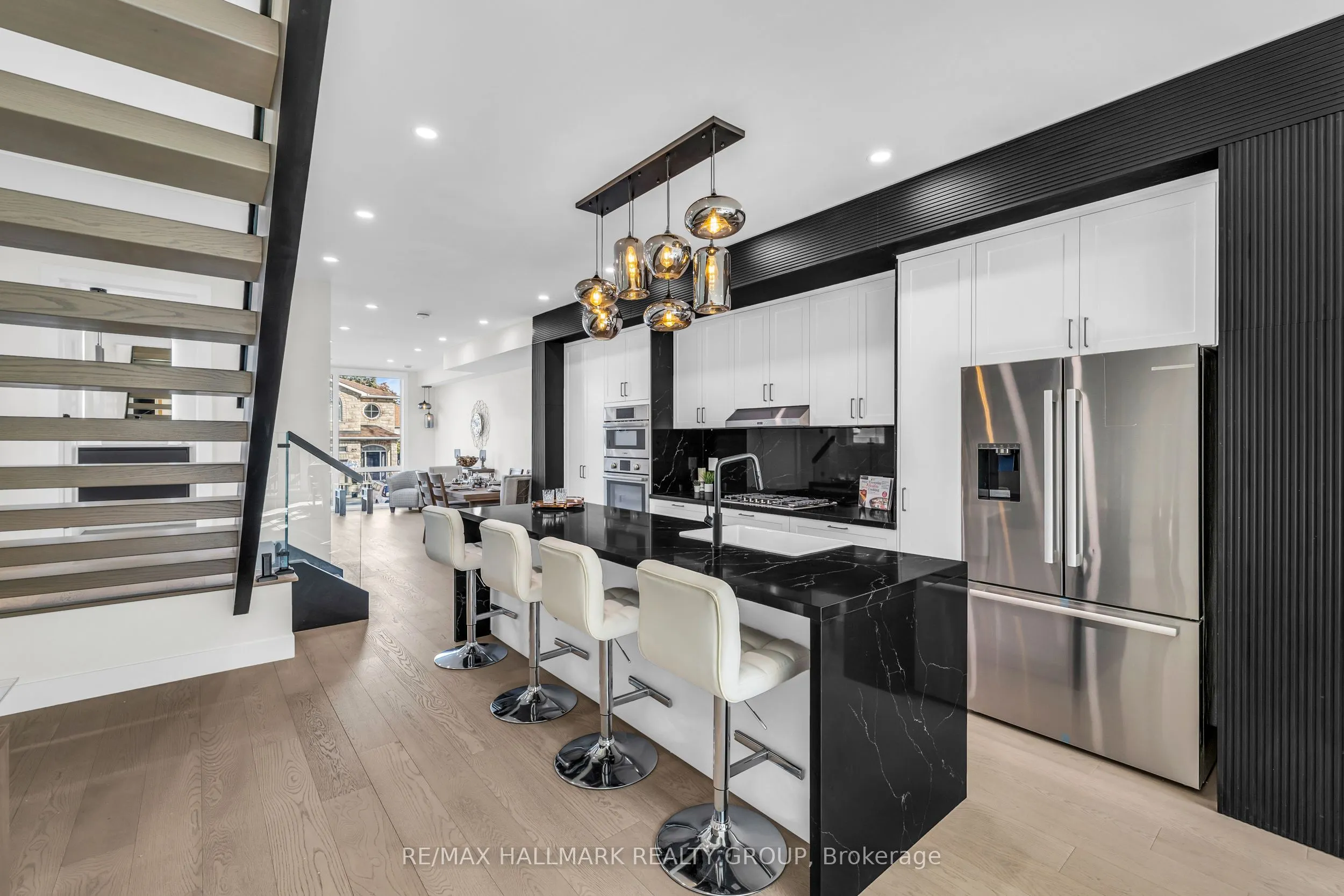 828 ALPINE Avenue