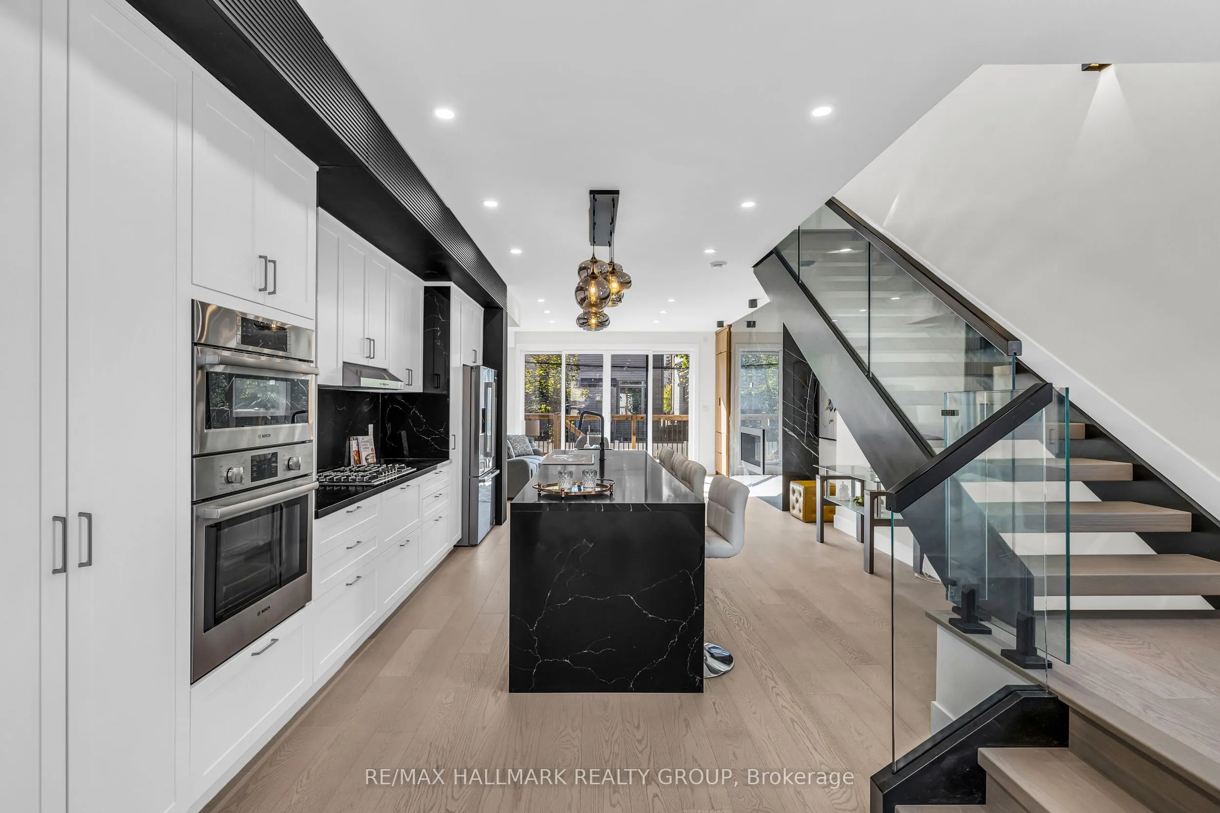 828 ALPINE Avenue