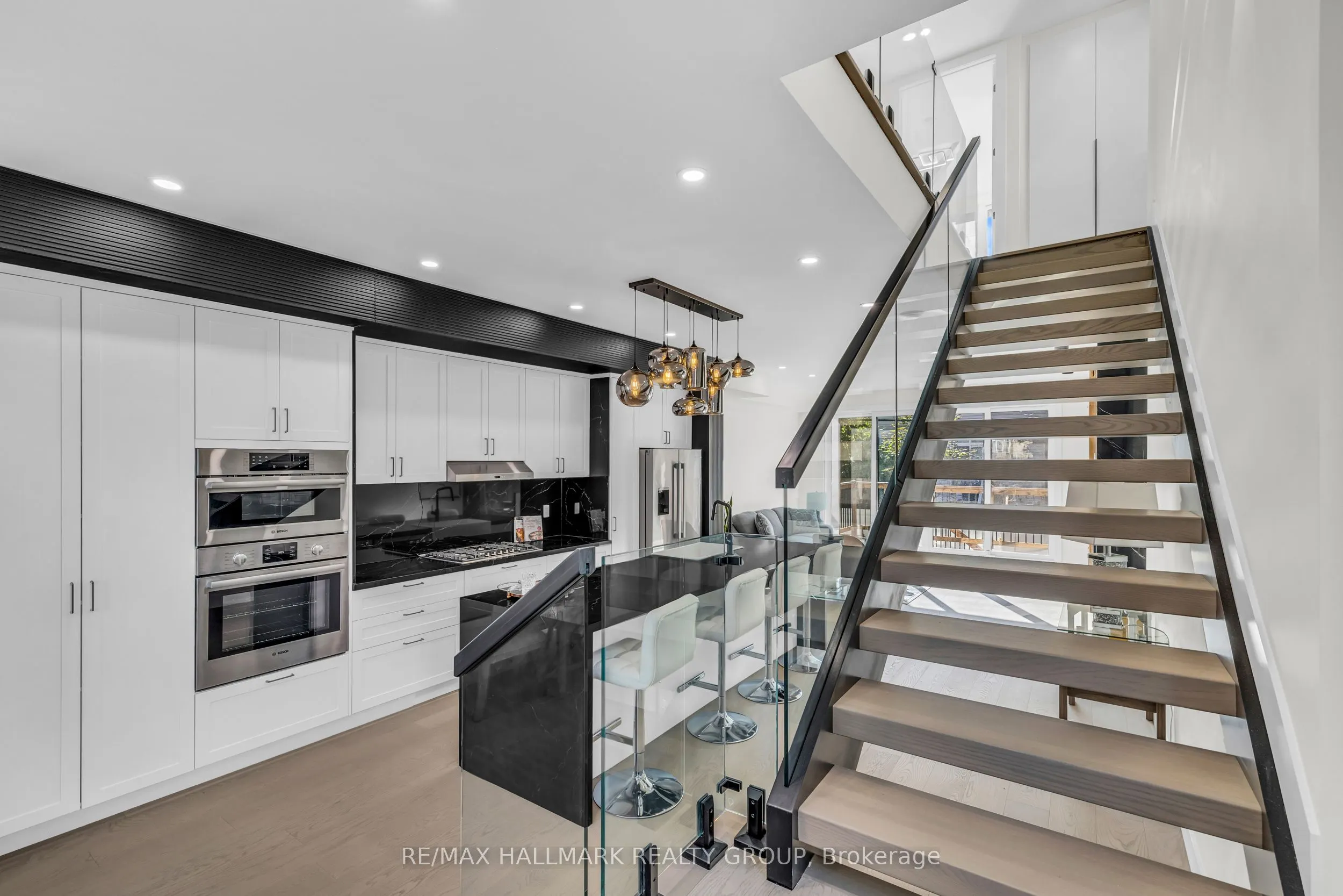 828 ALPINE Avenue