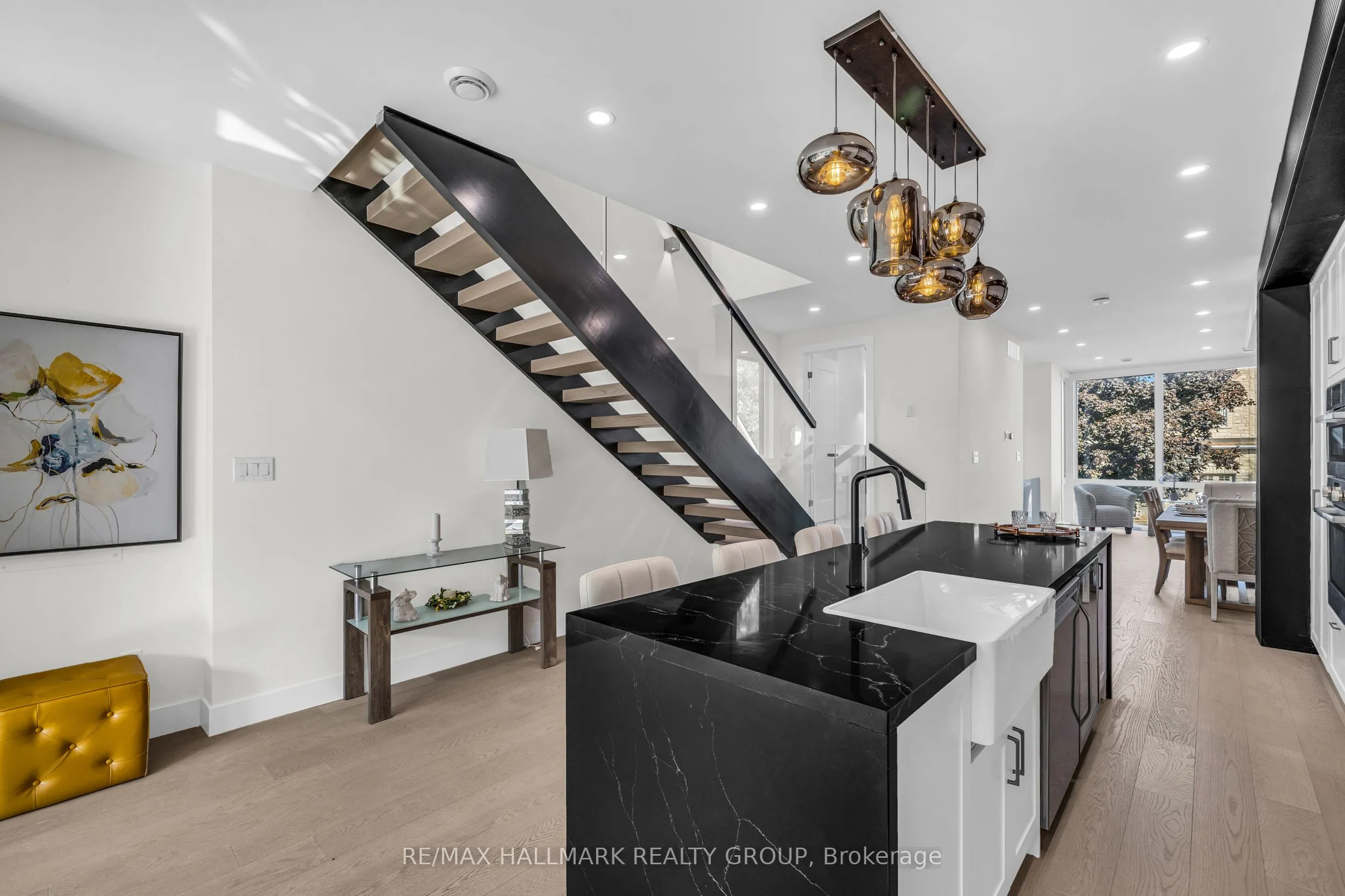 828 ALPINE Avenue