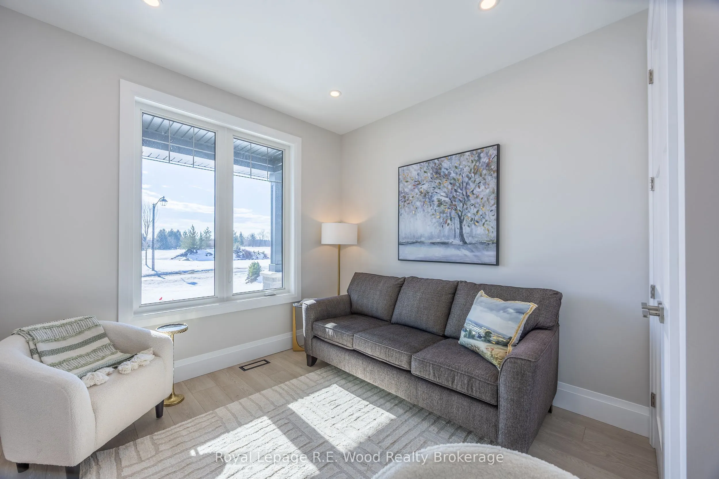 11 Greenhill Drive