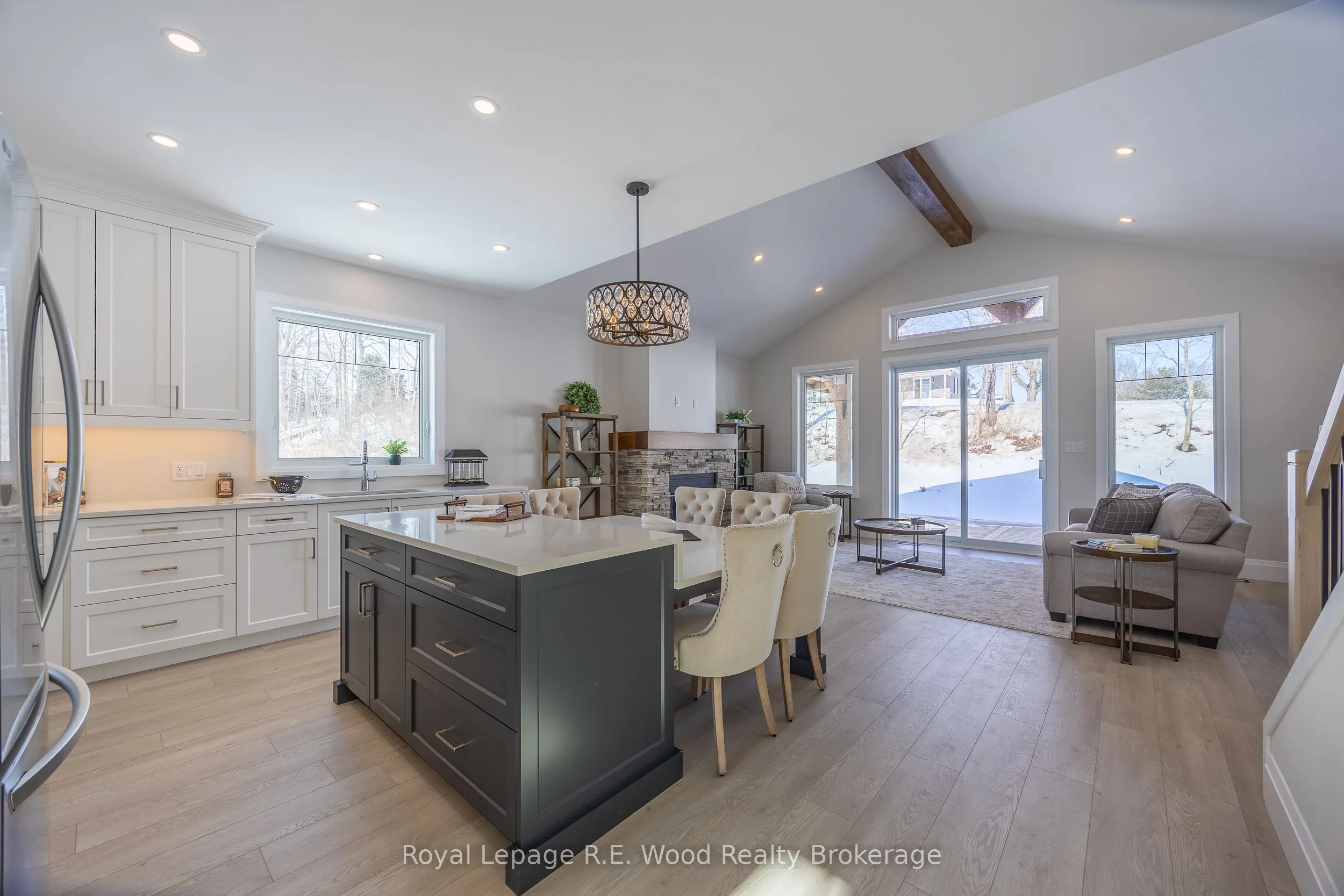 11 Greenhill Drive