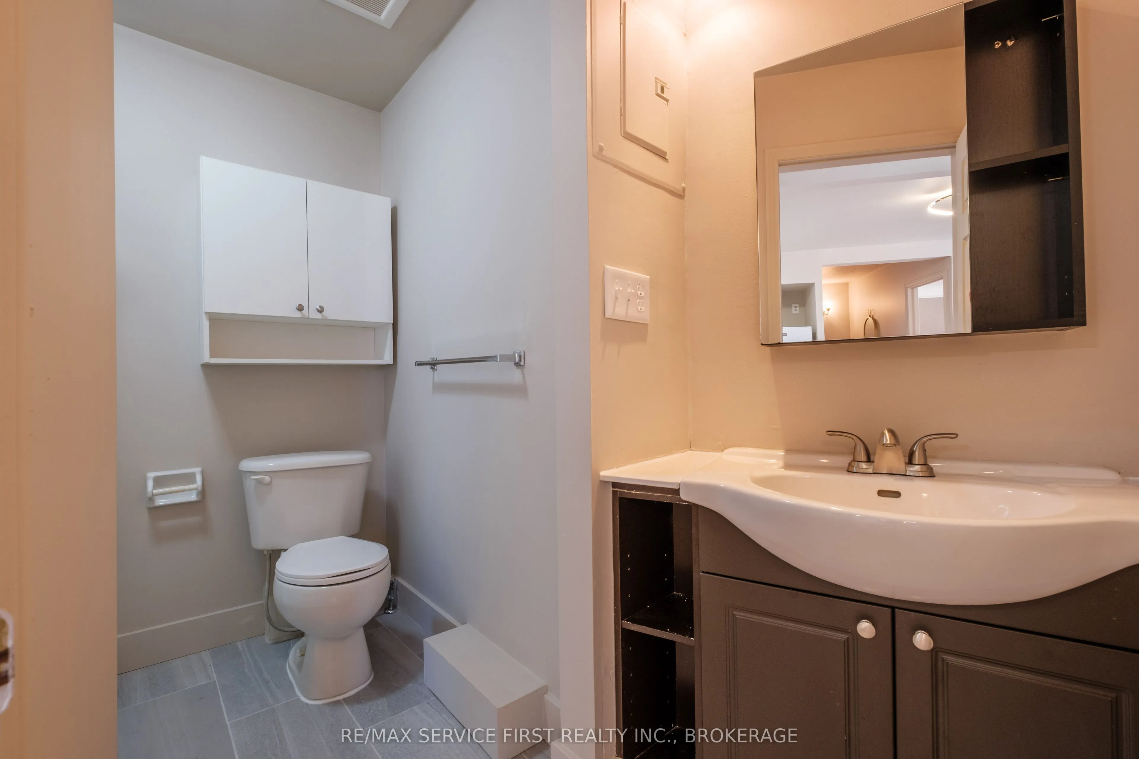 82-94 155-159 Brock St & Wellington St. Street