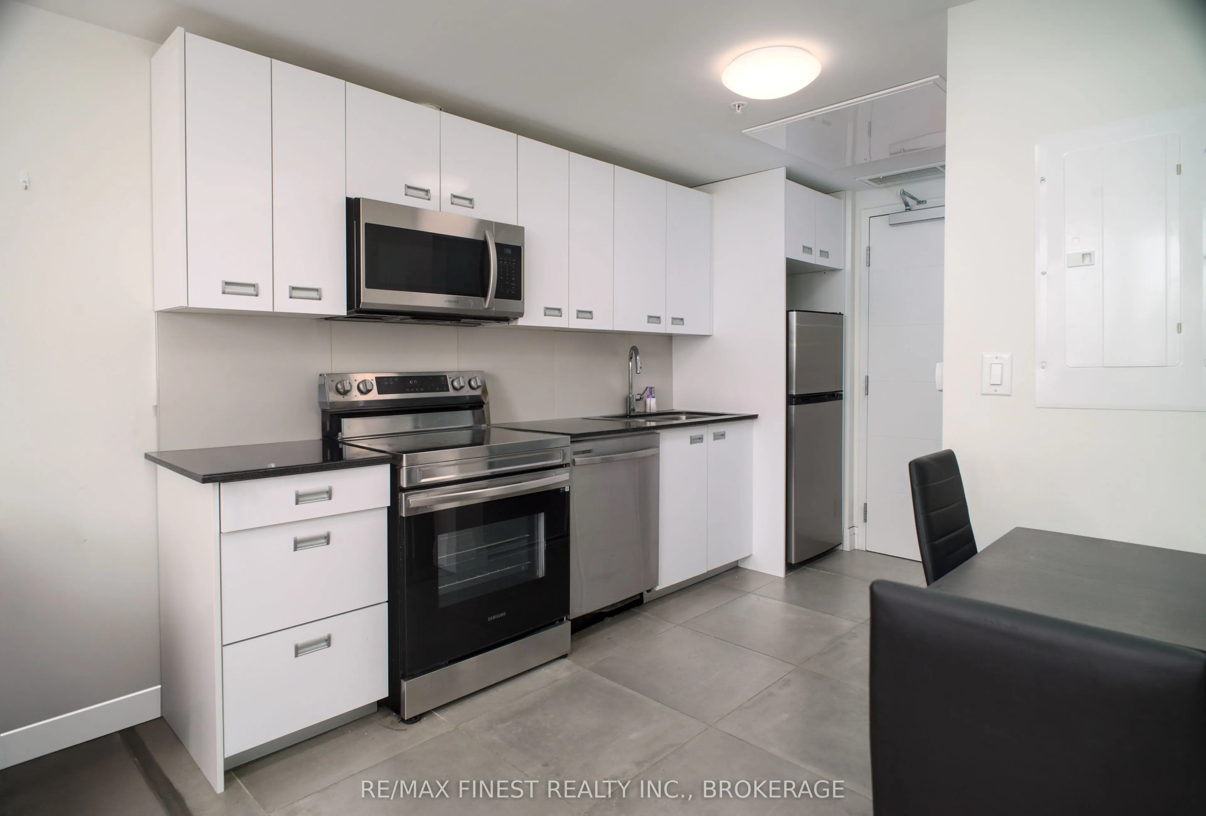 652 Princess Street, #911