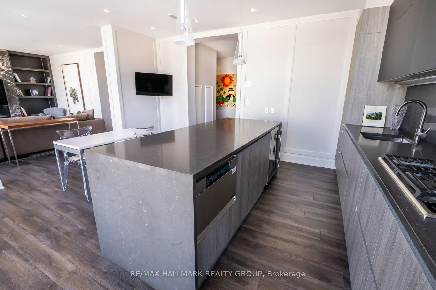 300 Lisgar Street, #1701