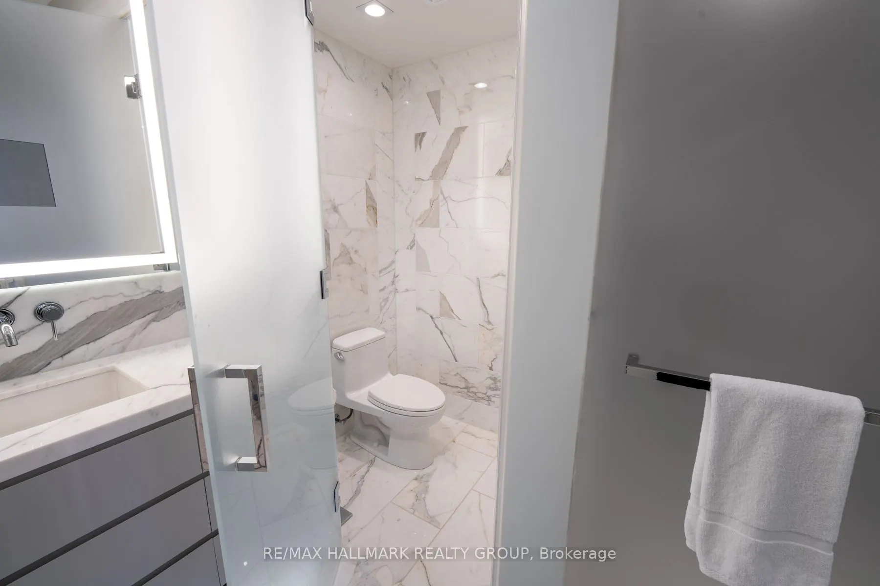 300 Lisgar Street, #1701