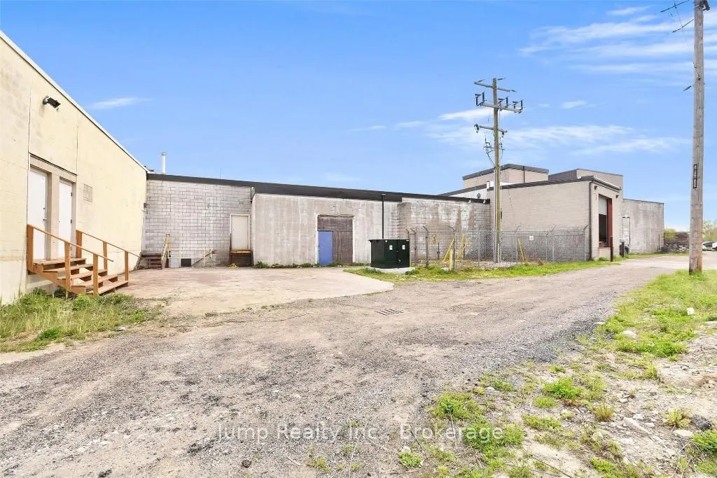 1153 Tecumseh Road W