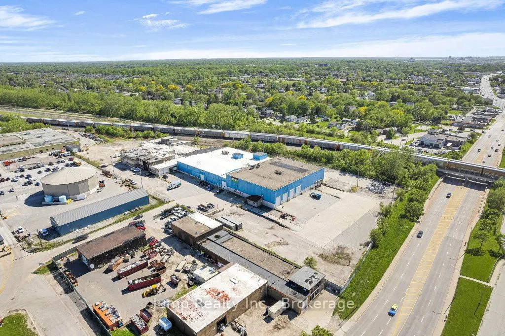 1153 Tecumseh Road W