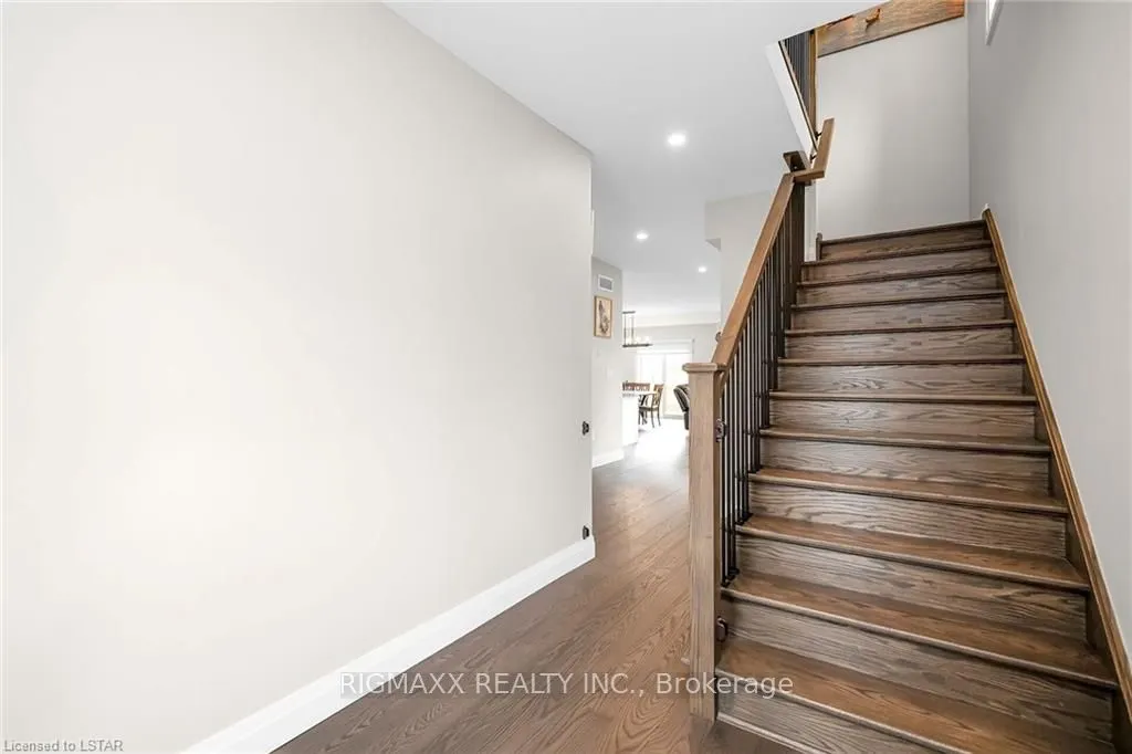 23 Forfar Avenue