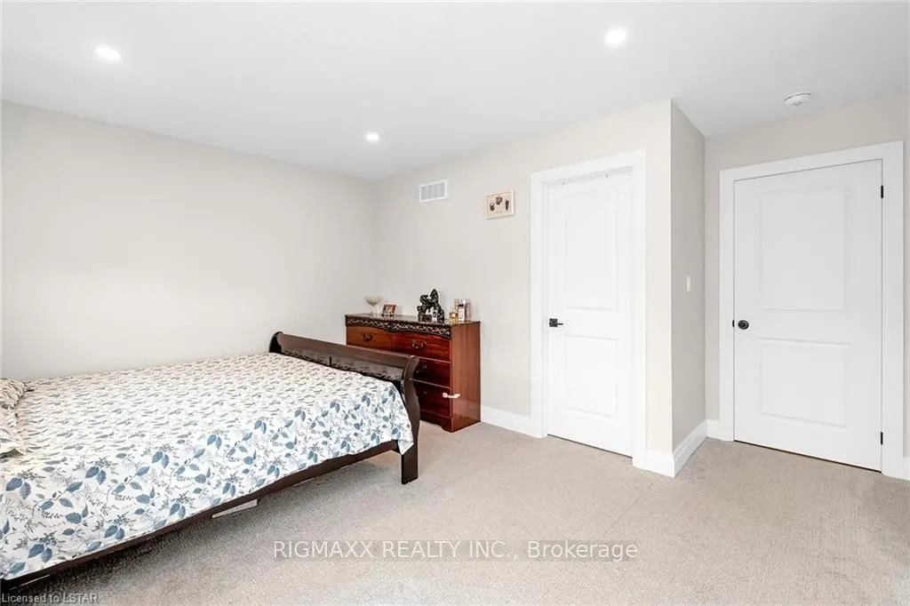 23 Forfar Avenue
