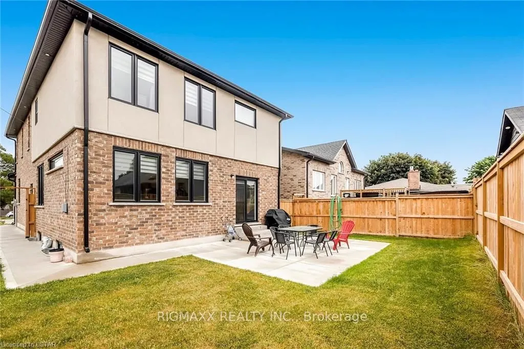 23 Forfar Avenue